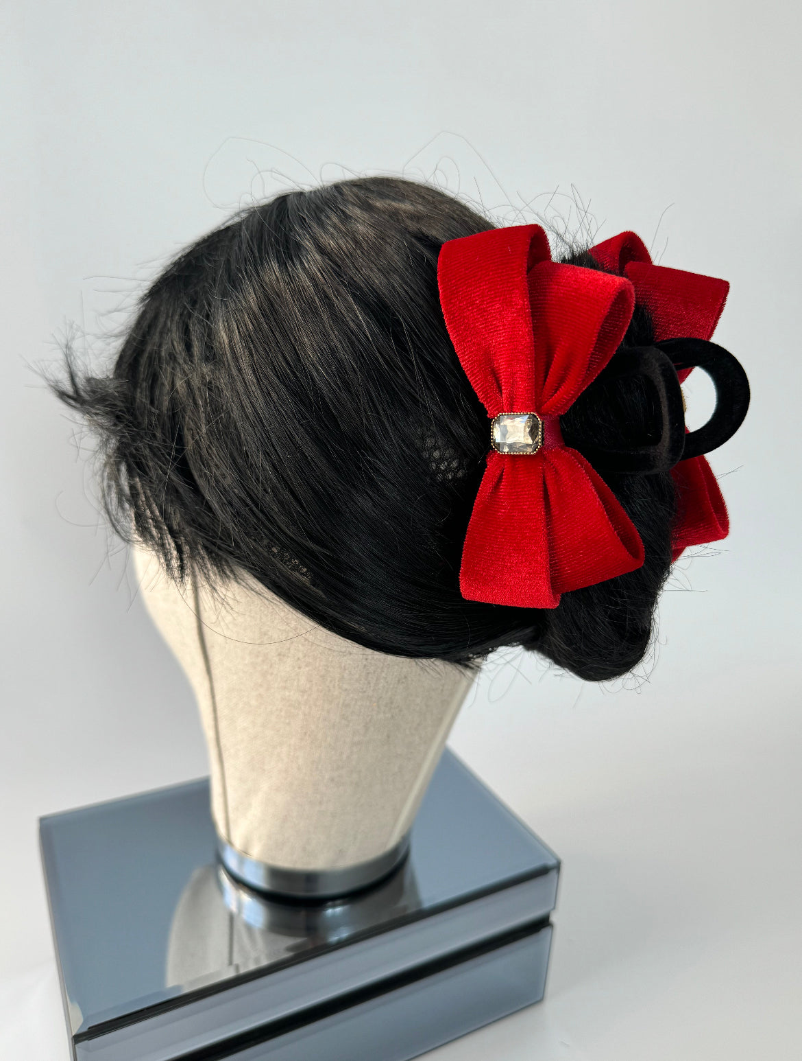 İTHAL KIRMIZI KADİFE FİYONK MANDAL TOKA