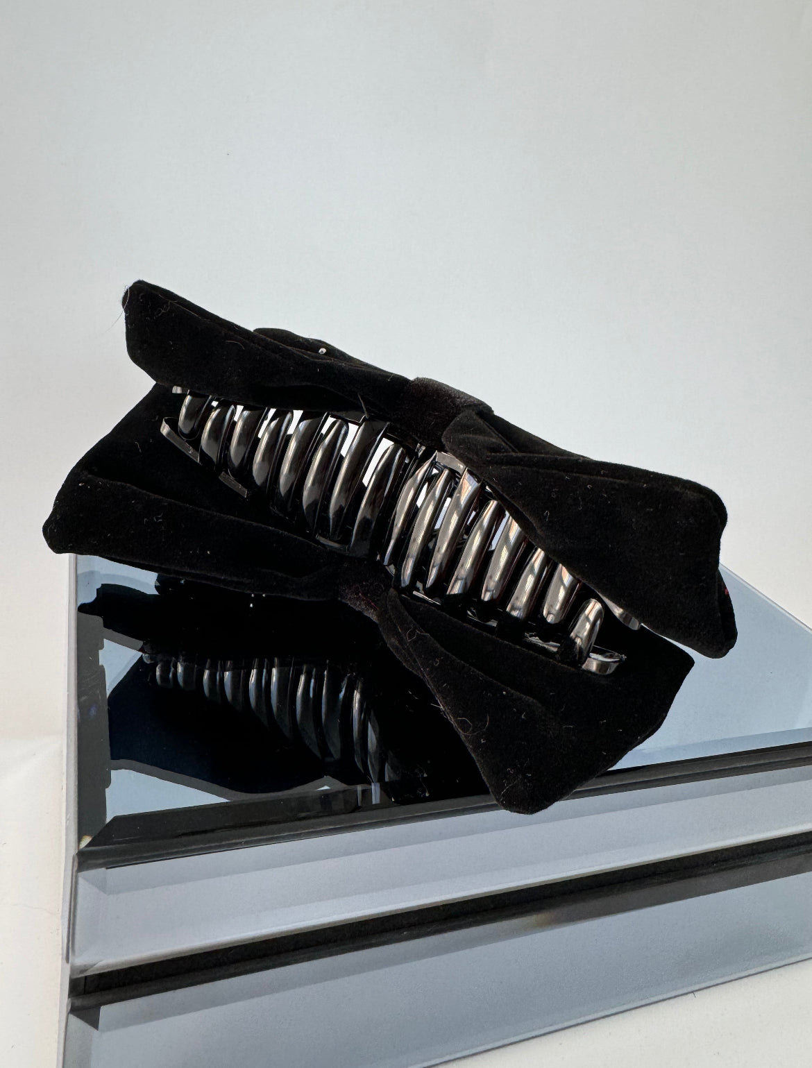 İTHAL SİYAH KADİFE FİYONK MANDAL TOKA