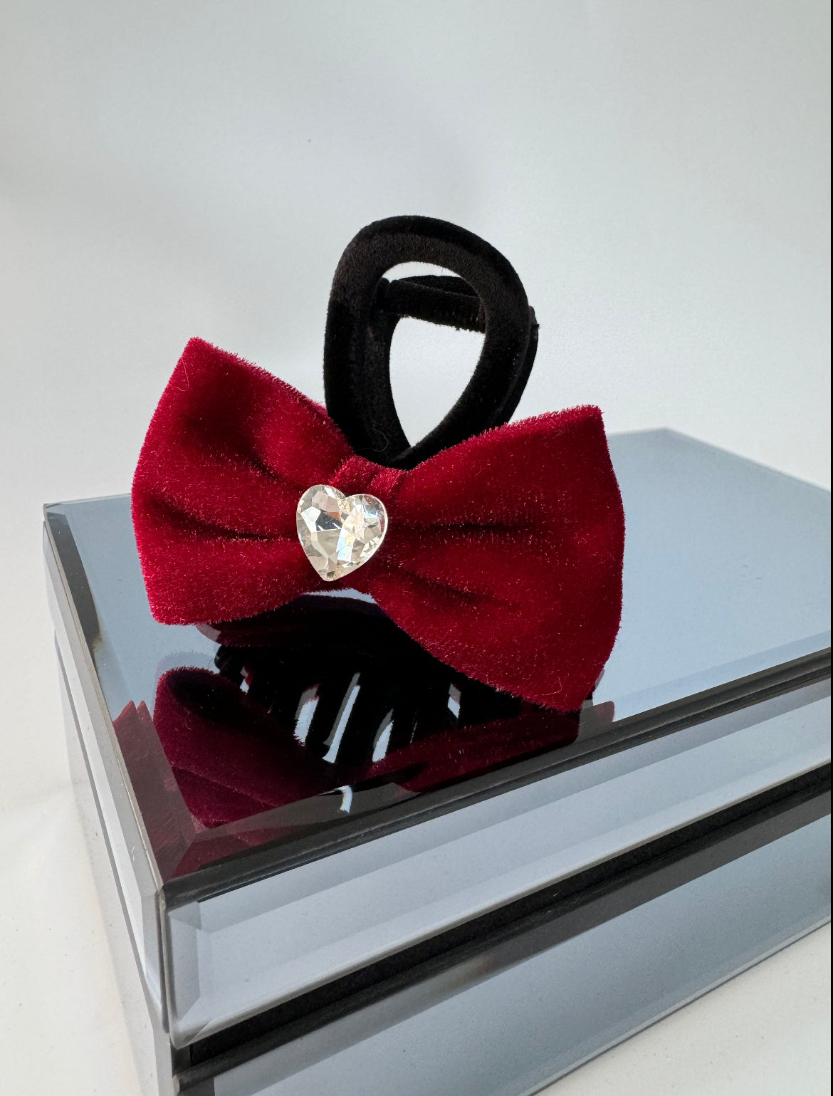 İTHAL BORDO FİYONK KADİFE KALP DETAYLI MANDAL TOKA