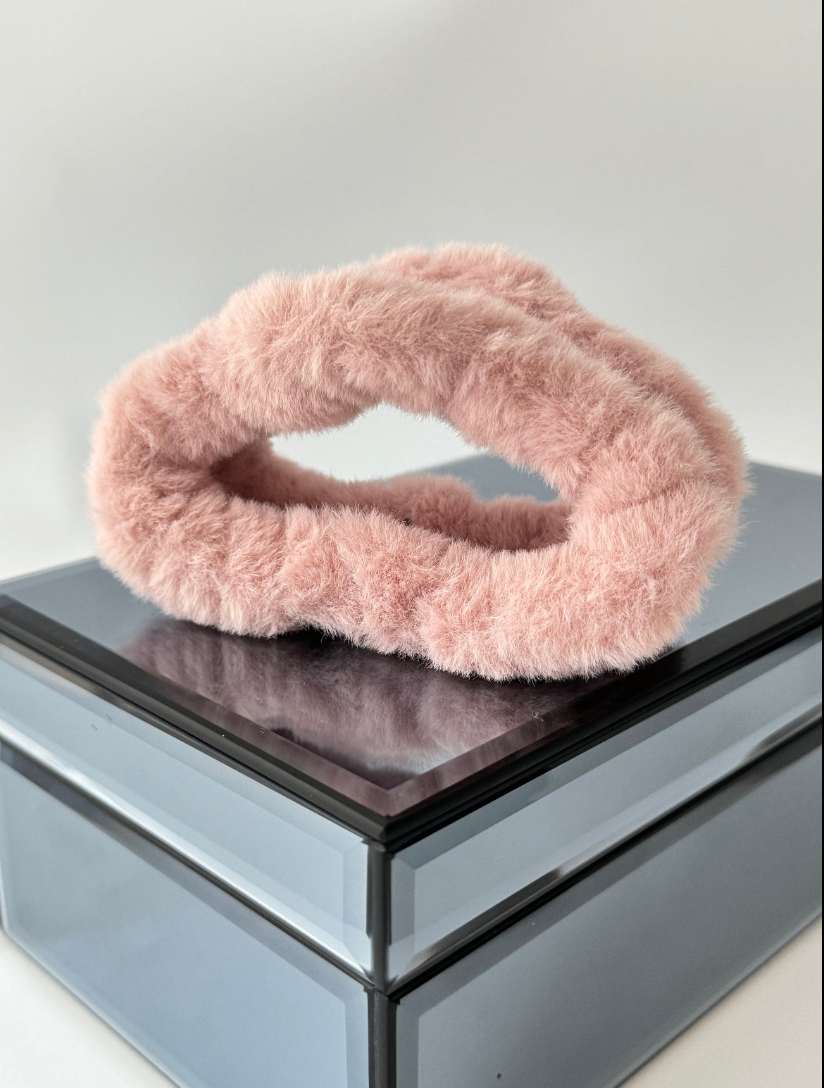 İTHAL PEMBE AMORF PELUŞ MANDAL TOKA