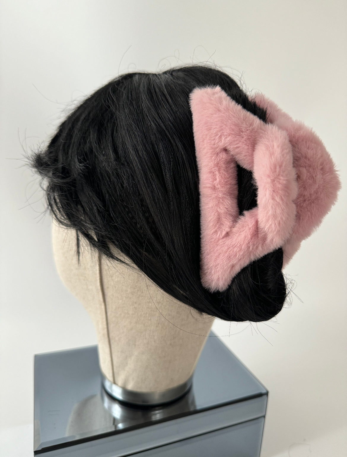 İTHAL PEMBE ÜÇGEN PELUŞ MANDAL TOKA