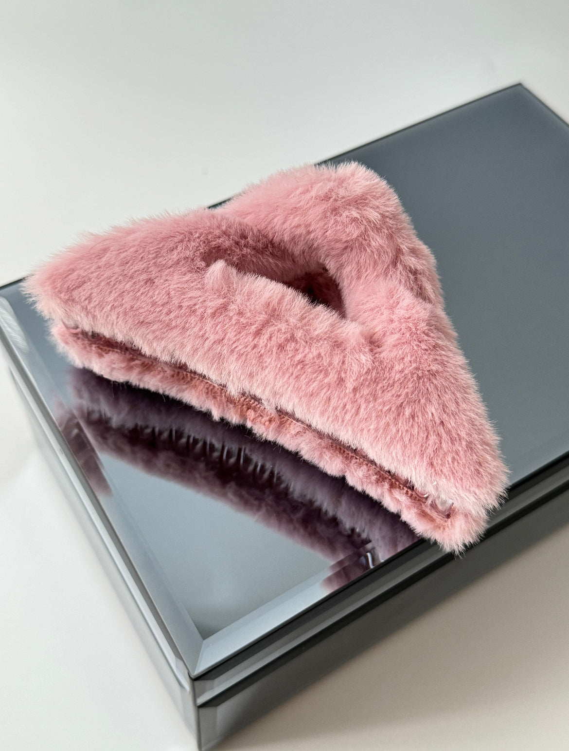 İTHAL PEMBE ÜÇGEN PELUŞ MANDAL TOKA