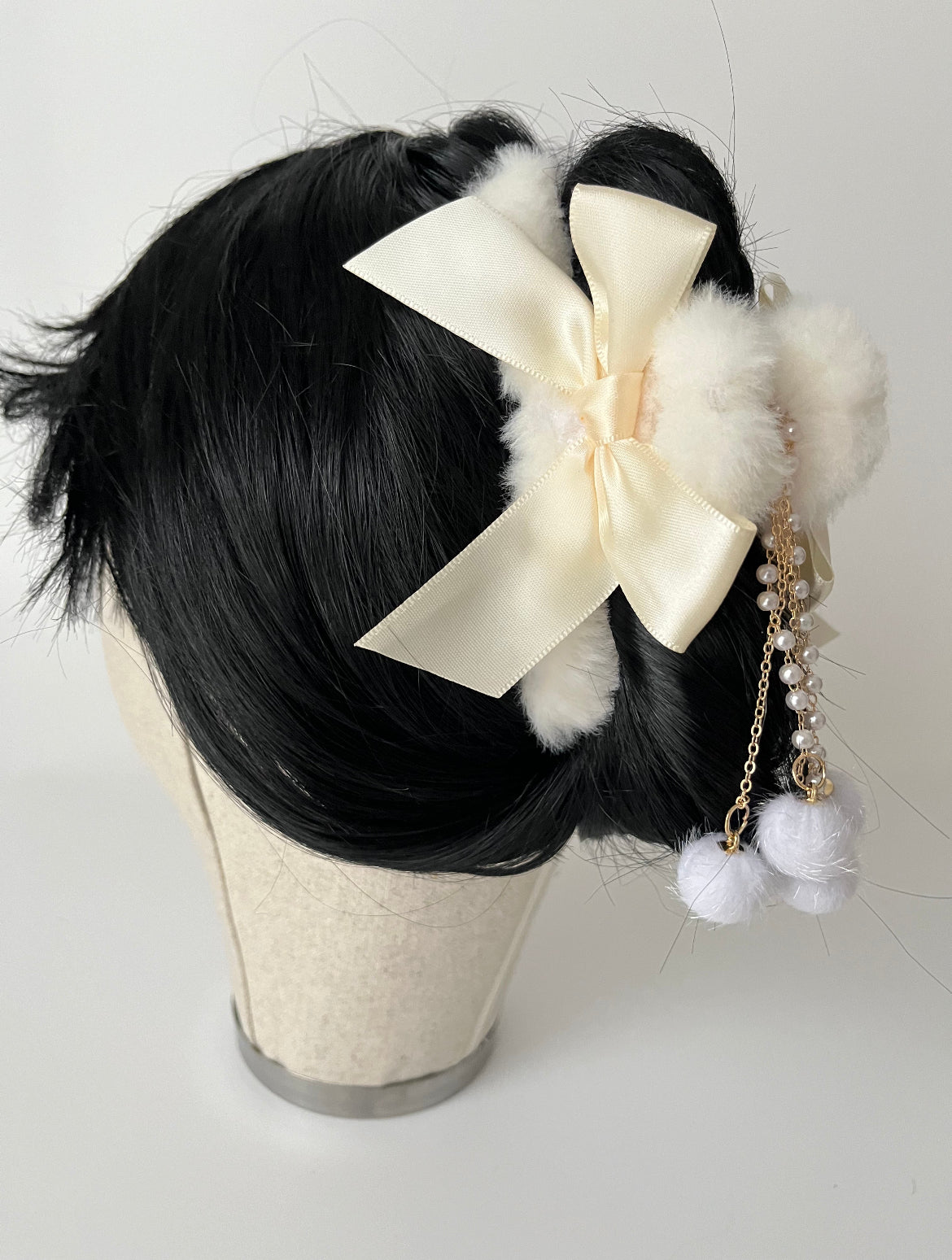 İTHAL PONPON SALLANTILI KREM PELUŞ MANDAL TOKA