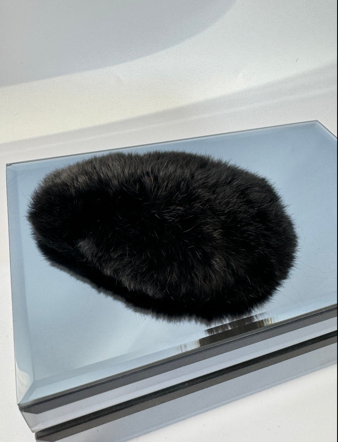 İTHAL TAVŞAN TÜYLÜ SİYAH PELUŞ ÇITÇIT TOKA