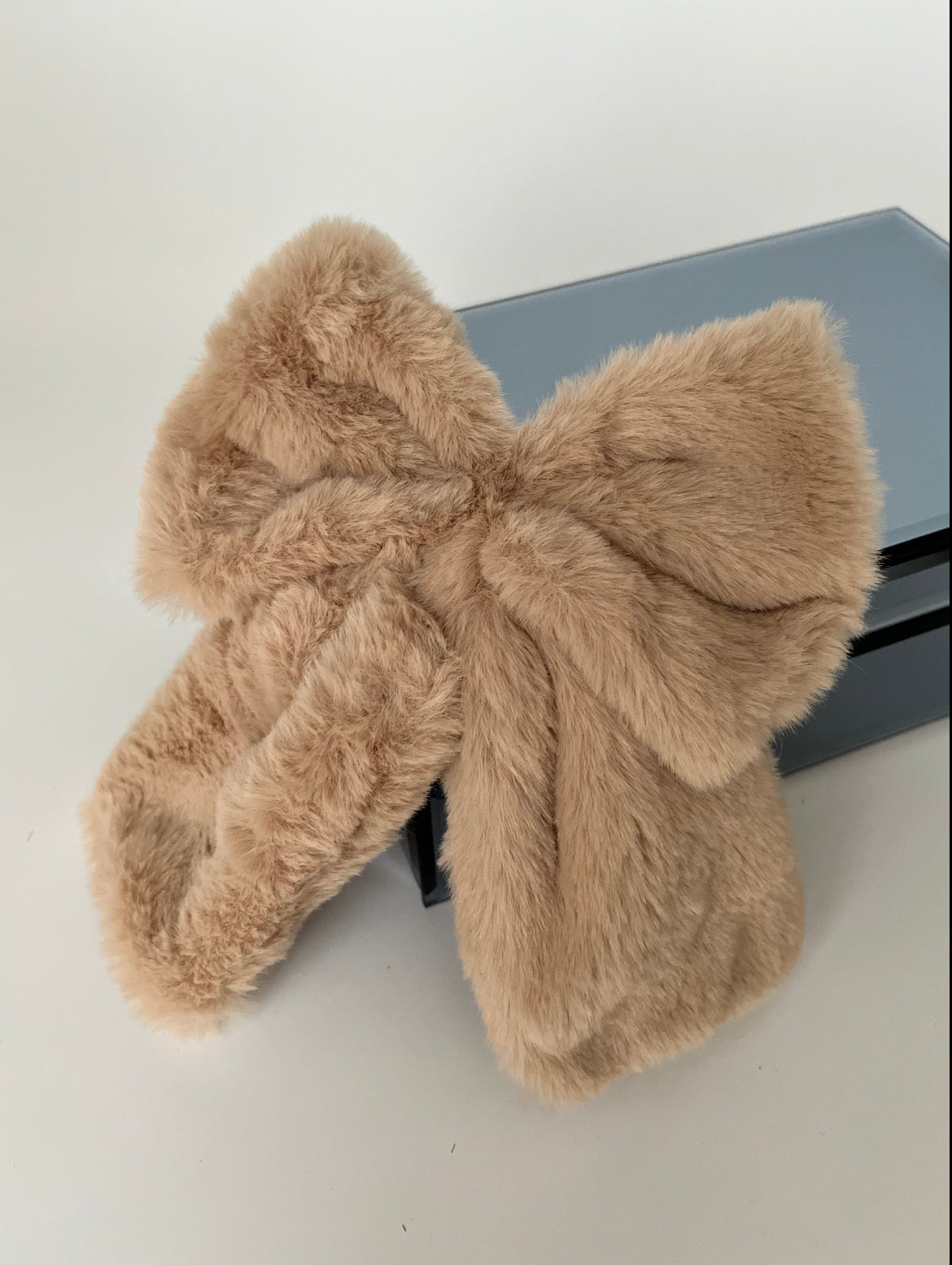 İTHAL ÇİFT KULLANIMLI ÇIKARILABİLİR DEVE TÜYÜ RENGİ PELUŞ FİYONK TOKA