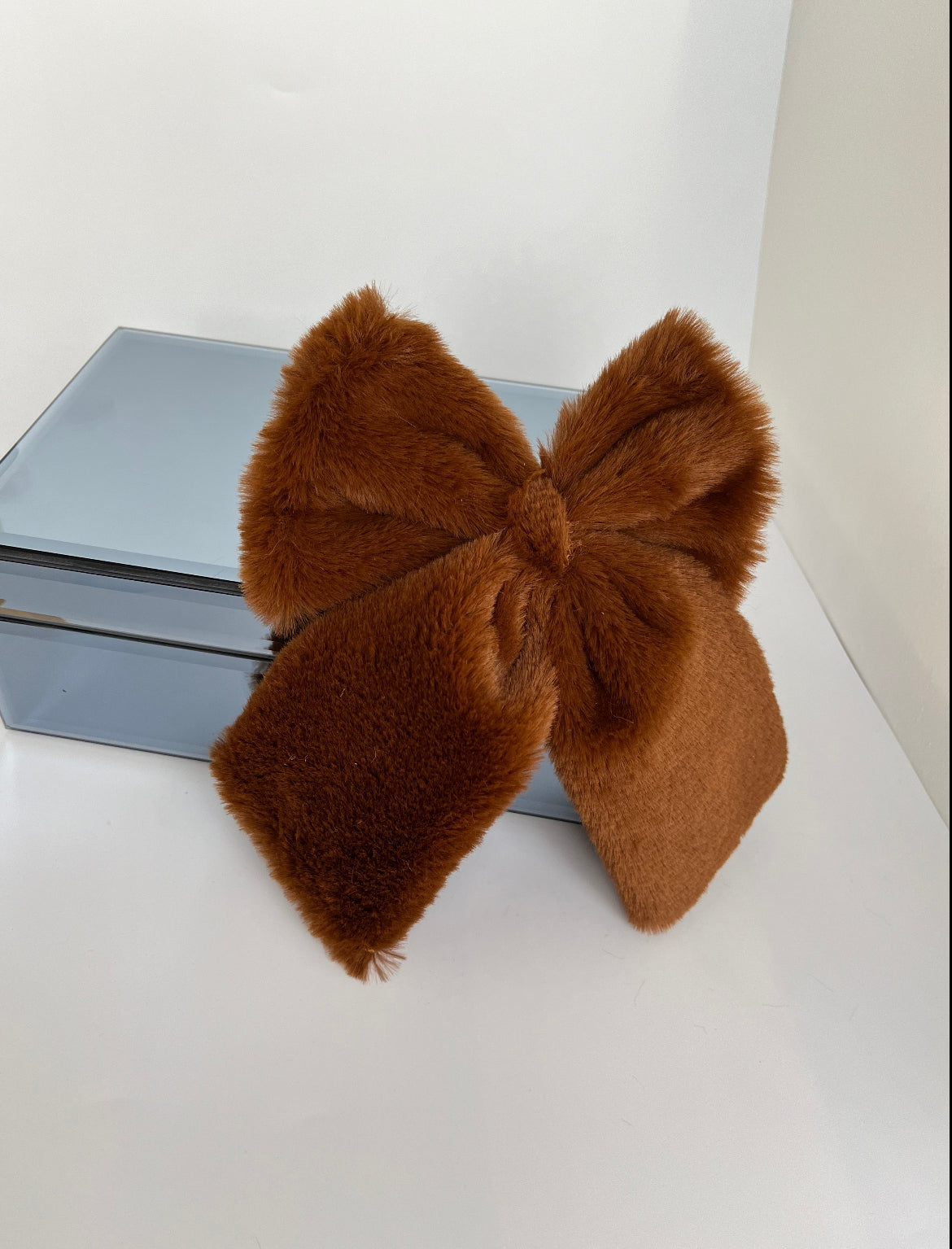 İTHAL ÇİFT KULLANIMLI ÇIKARILABİLİR KAHVERENGİ PELUŞ FİYONK TOKA