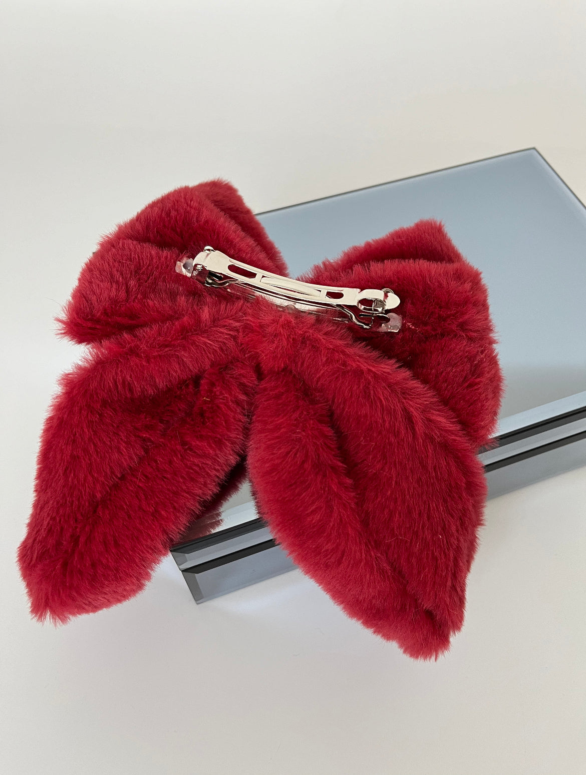 İTHAL ÇİFT KULLANIMLI ÇIKARILABİLİR KIRMIZI PELUŞ FİYONK TOKA