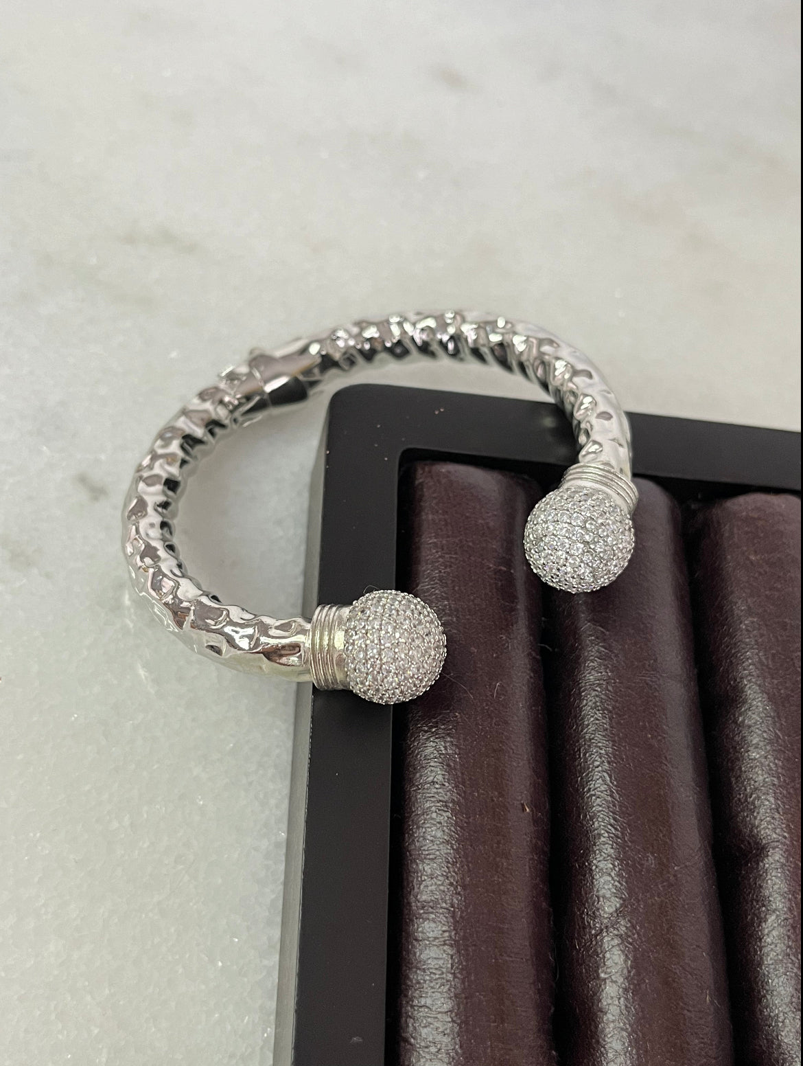 FİRAZ ALTIN KAPLAMA TAŞLI AYARLANABİLİR SİLVER KELEPÇE BİLEKLİK