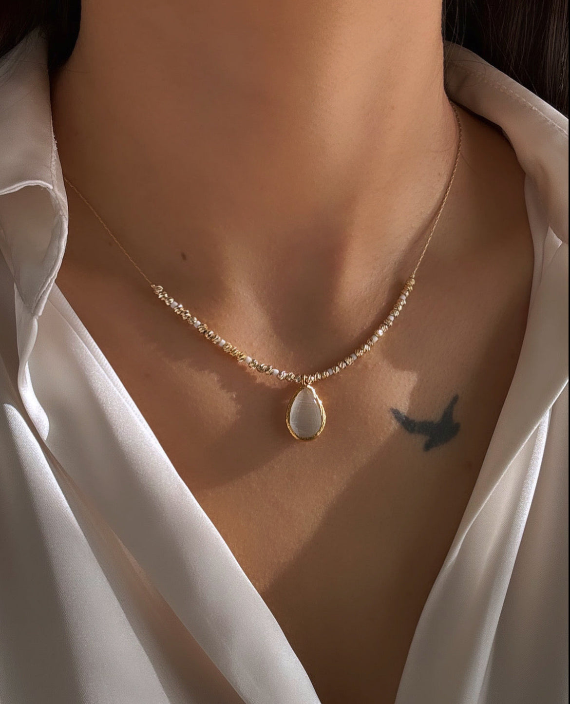 ARYAN BEYAZ KRİSTAL TAŞLI ALTIN KAPLAMA DORİKA KOLYE