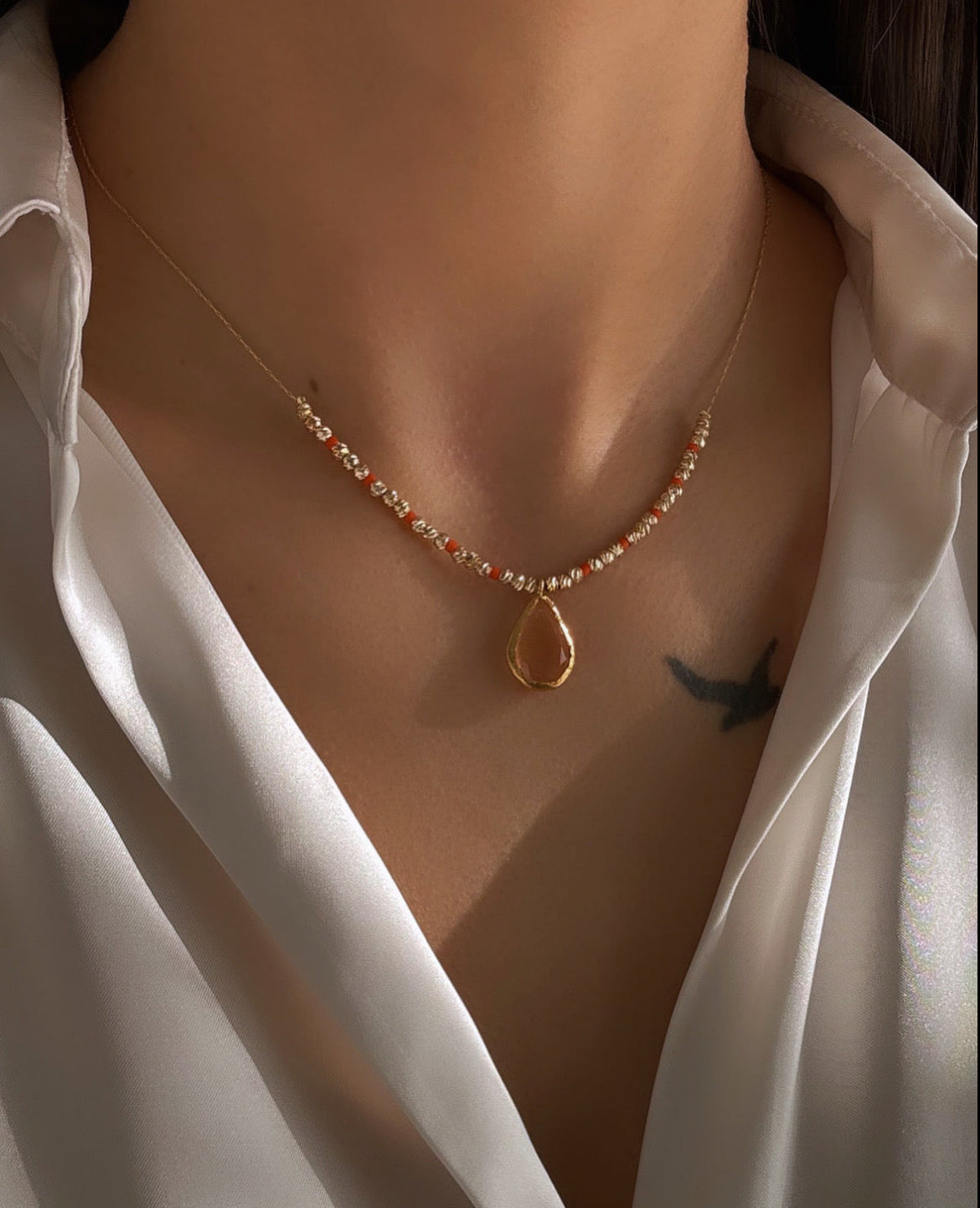 ARYAN SARI KRİSTAL TAŞLI ALTIN KAPLAMA DORİKA KOLYE