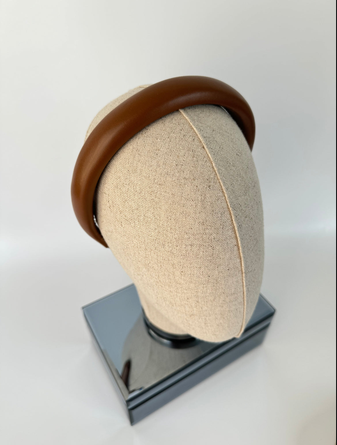 KİYA KAHVERENGİ DERİ İNCE TAÇ