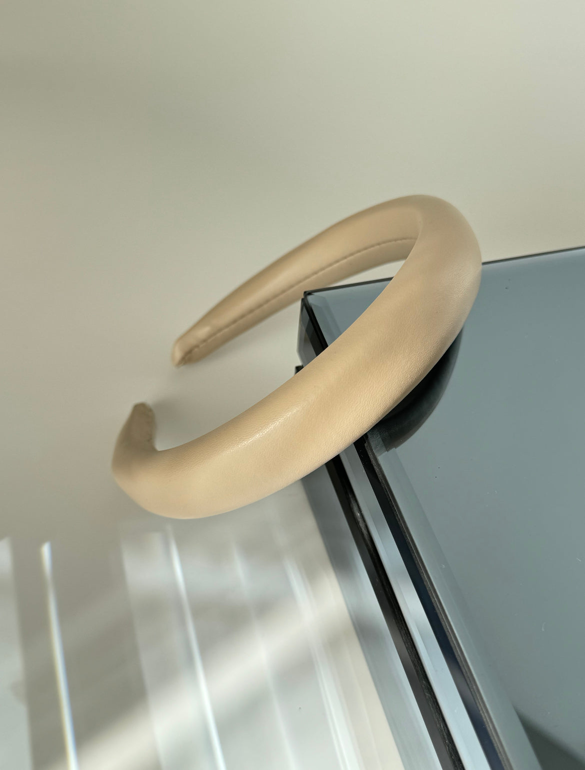 KİYA KREM DERİ İNCE TAÇ