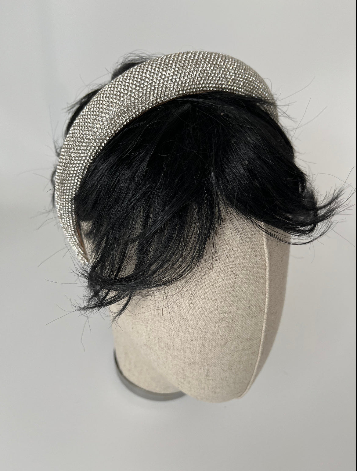 TİNA İTHAL BOMBELİ KRİSTAL TAŞLI SİLVER TAÇ