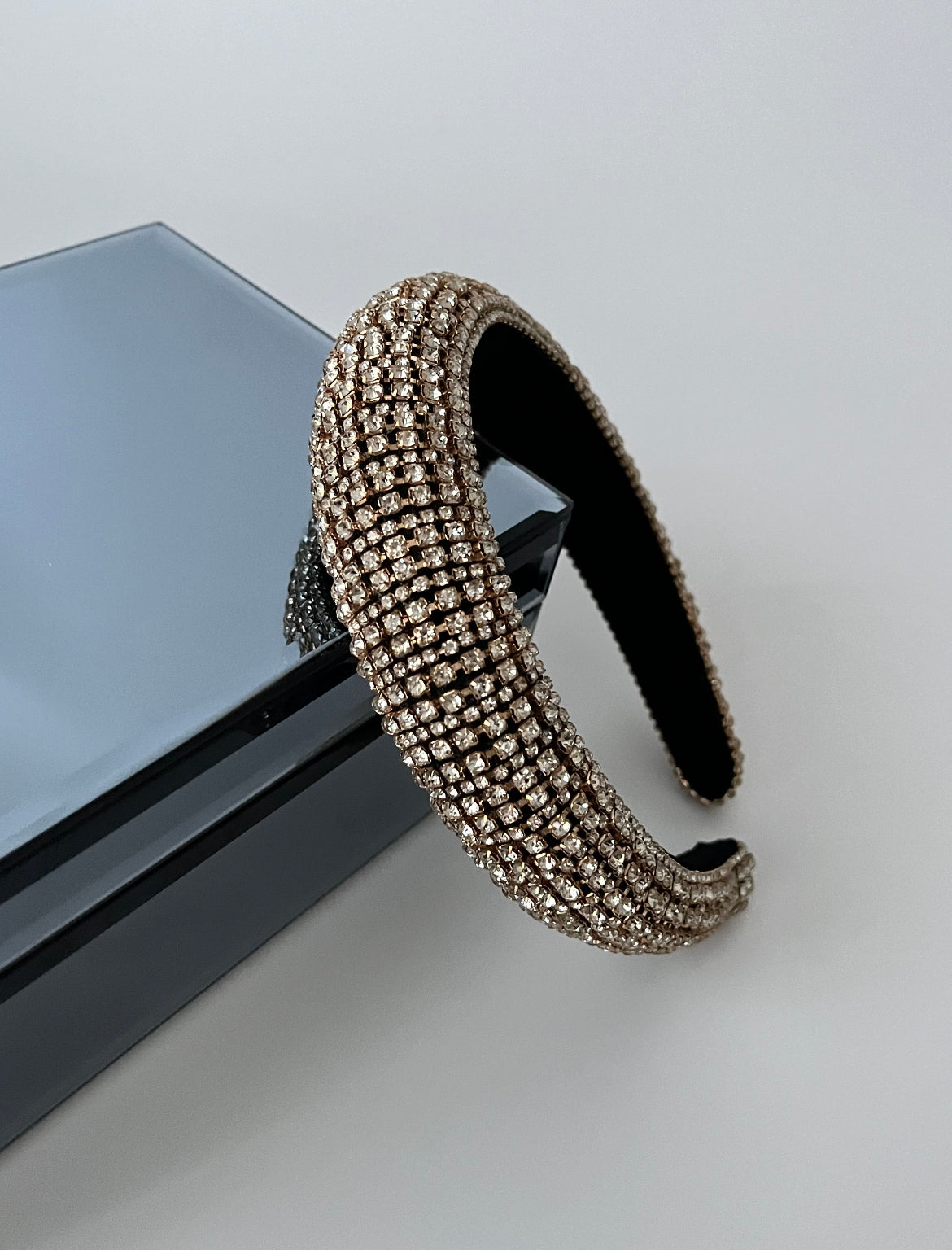 SİTARE İTHAL BOMBELİ GOLD TAŞLI TAÇ