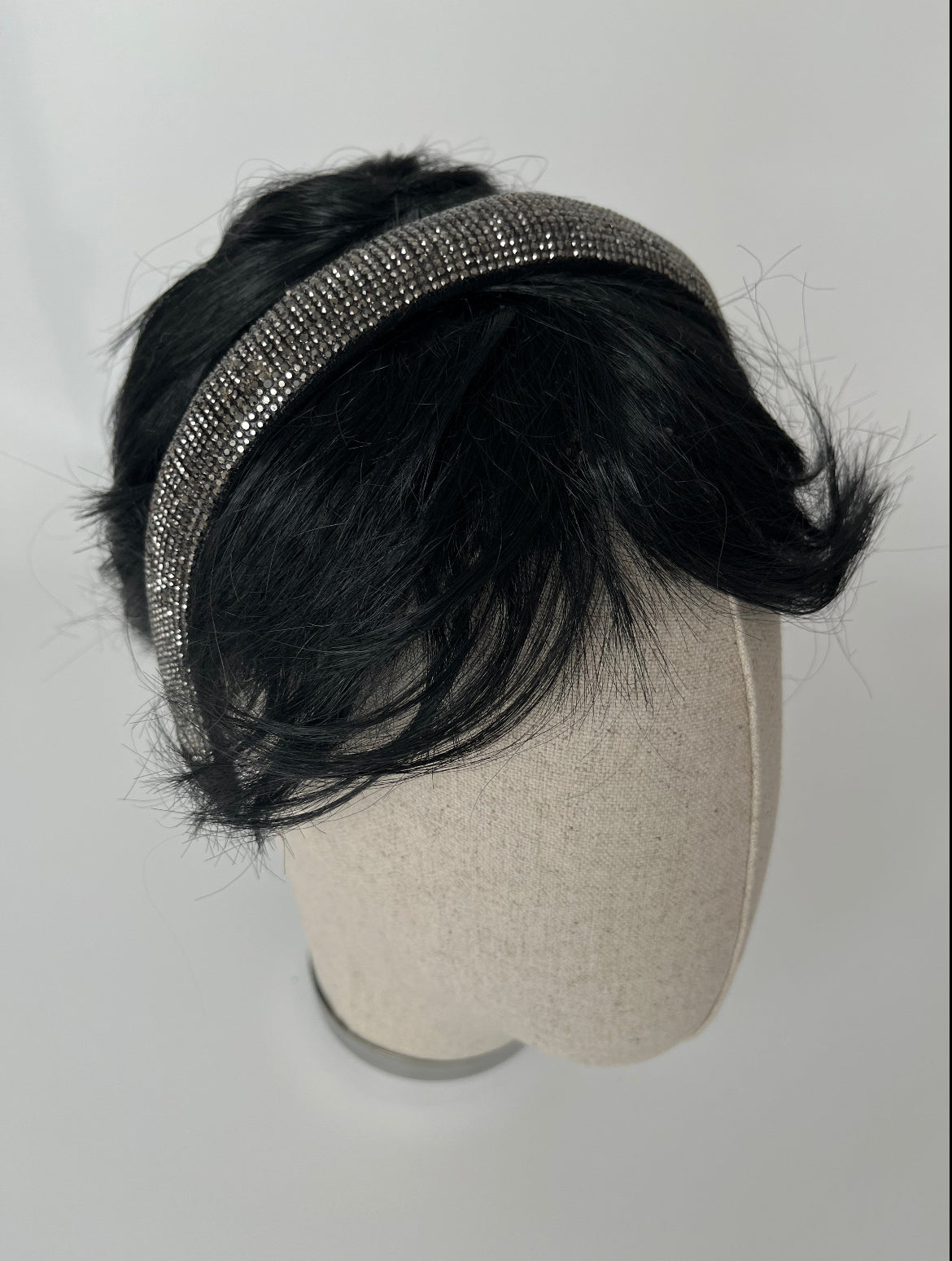 DARYA SİYAH KRİSTAL TAŞLI TAÇ