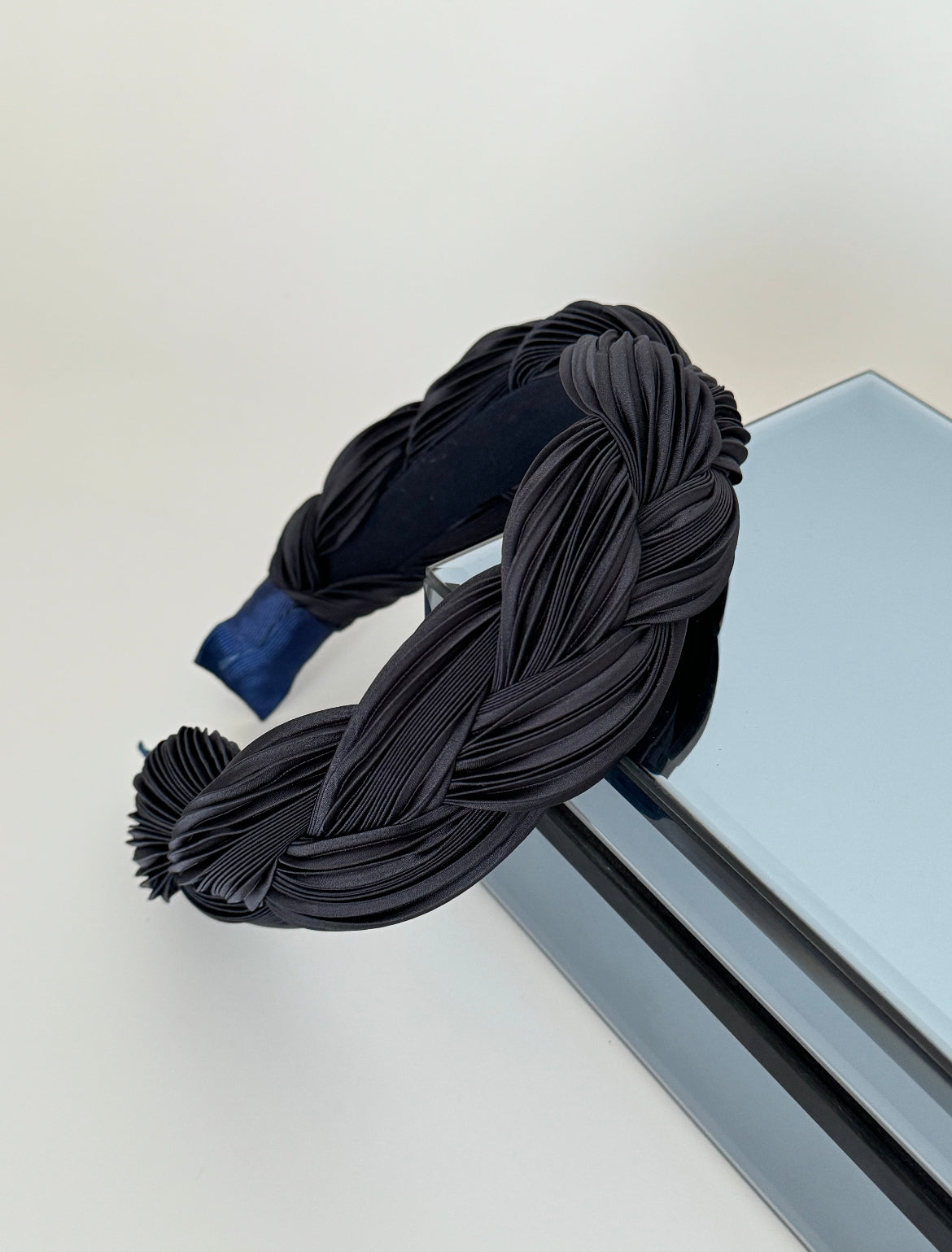 MİŞA İTHAL LACİVERT PİLİSE ÖRGÜLÜ TAÇ