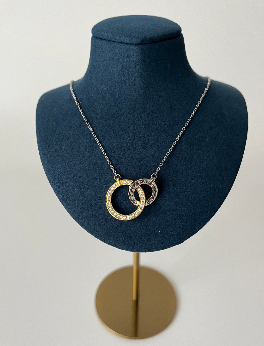 İTHAL HALKA DETAYLI MARKA MODEL KOLYE