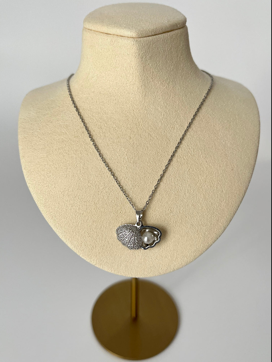 İNCİLİ İSTİRİDYE SİLVER ÇELİK KOLYE