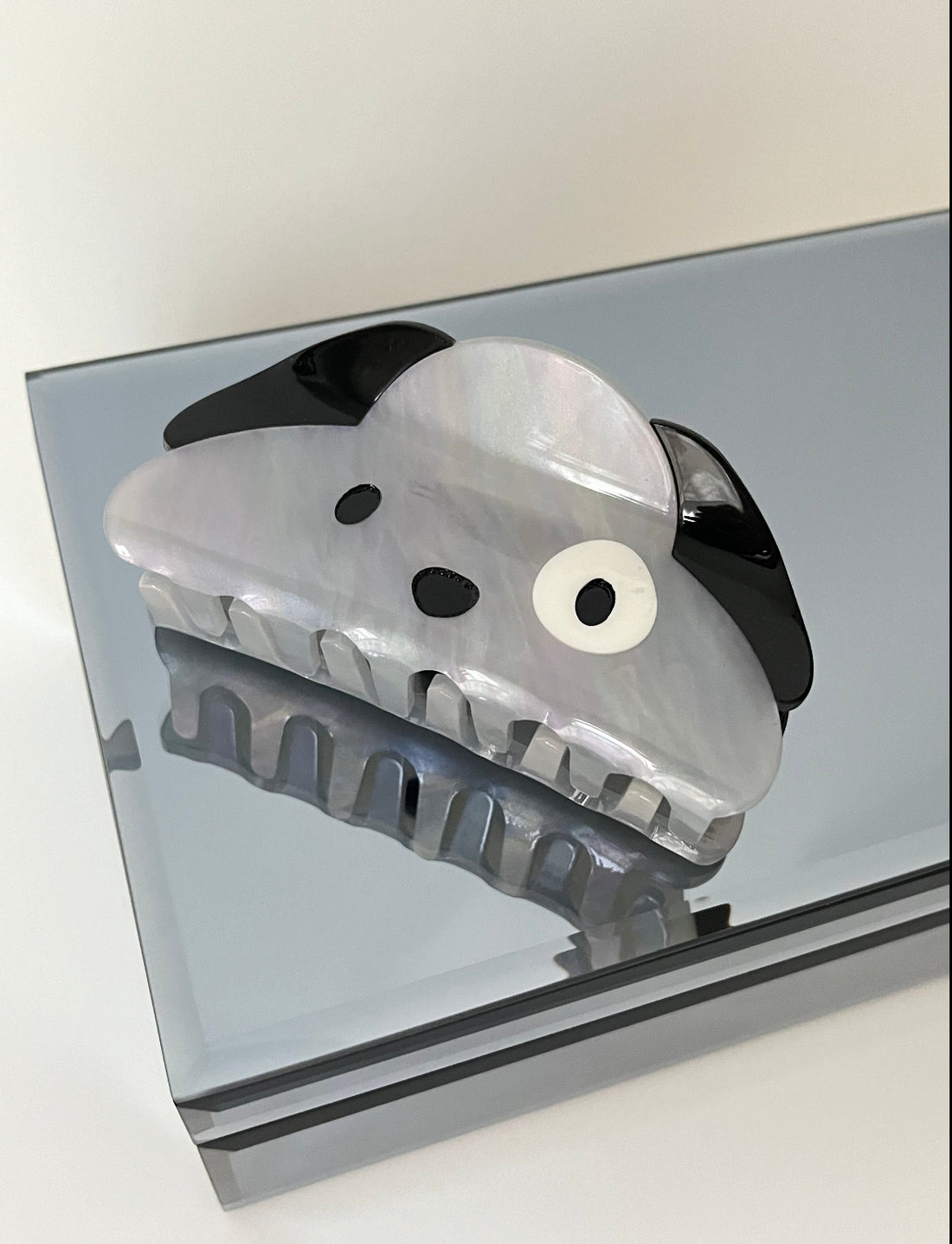 İTHAL KÖPEK DESENLİ GRİ KEMİK MANDAL TOKA