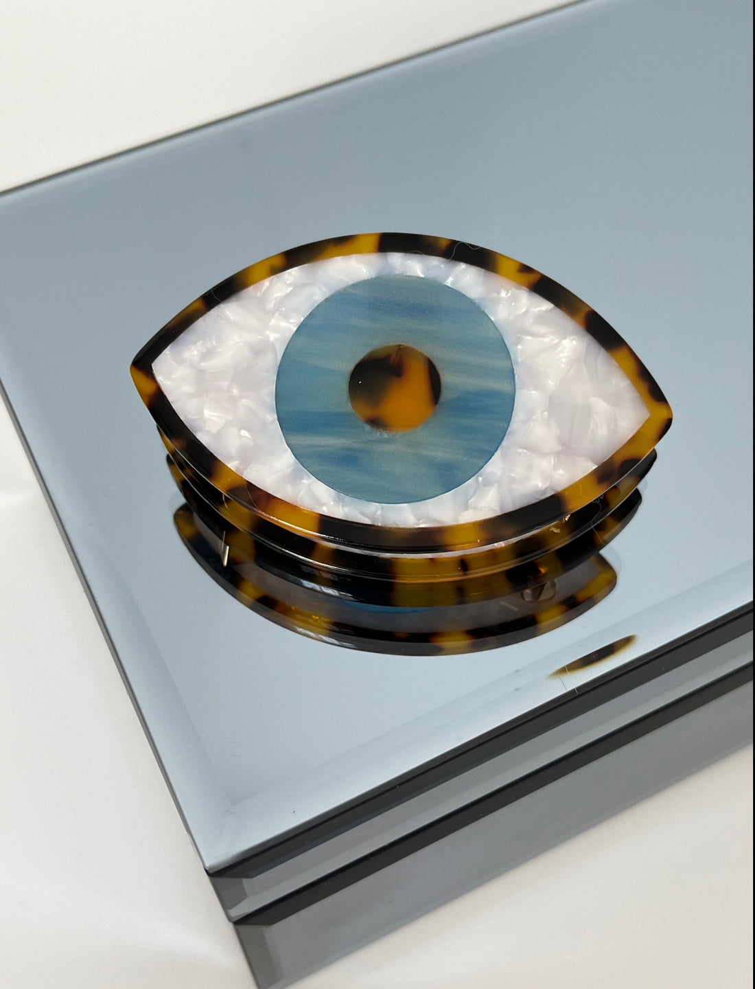 İTHAL SEDEFLİ KAHVE GÖZ KEMİK METAL TOKA