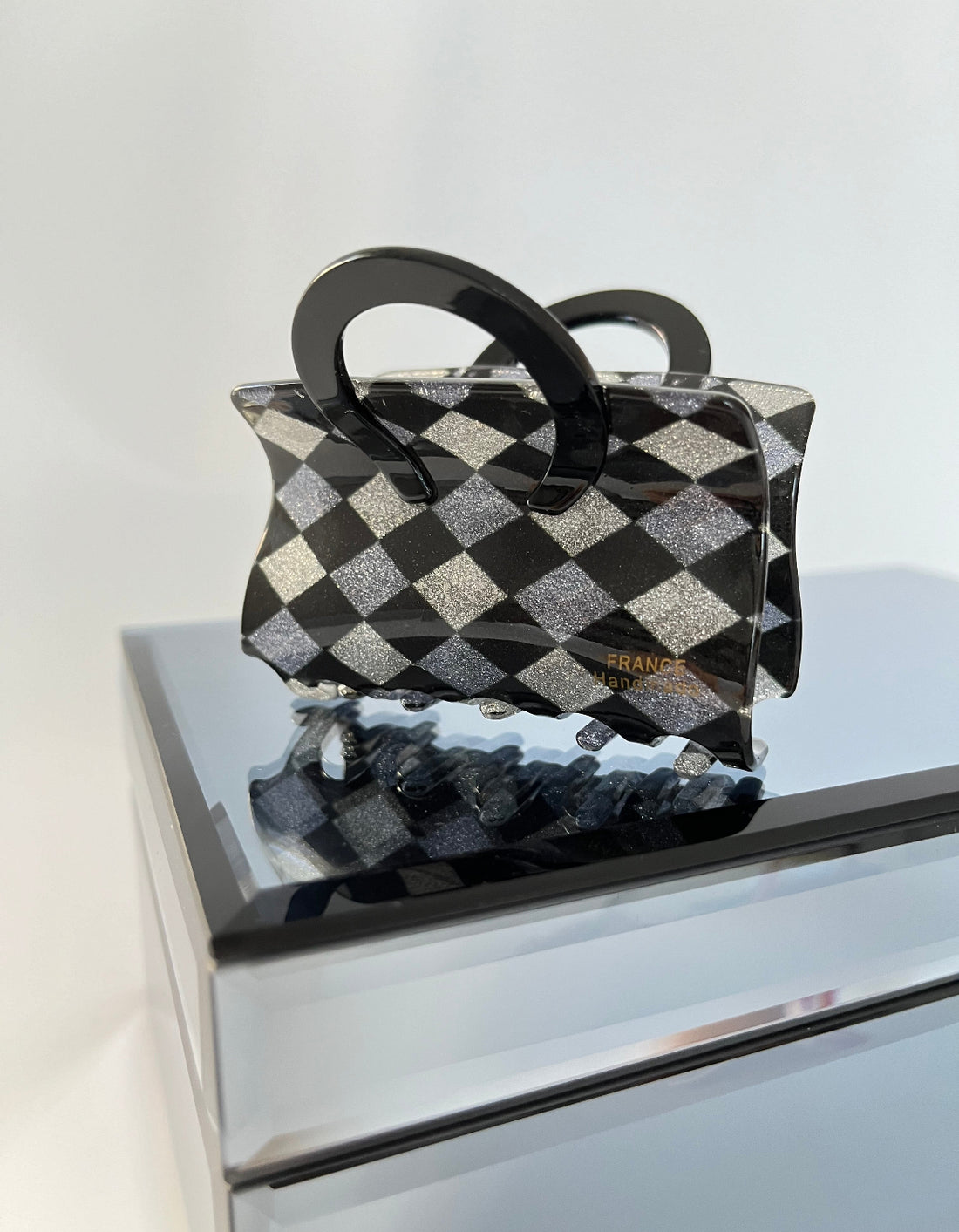 İTHAL SİMLİ BAKLAVA DESEN ÇANTALI KEMİK MANDAL TOKA