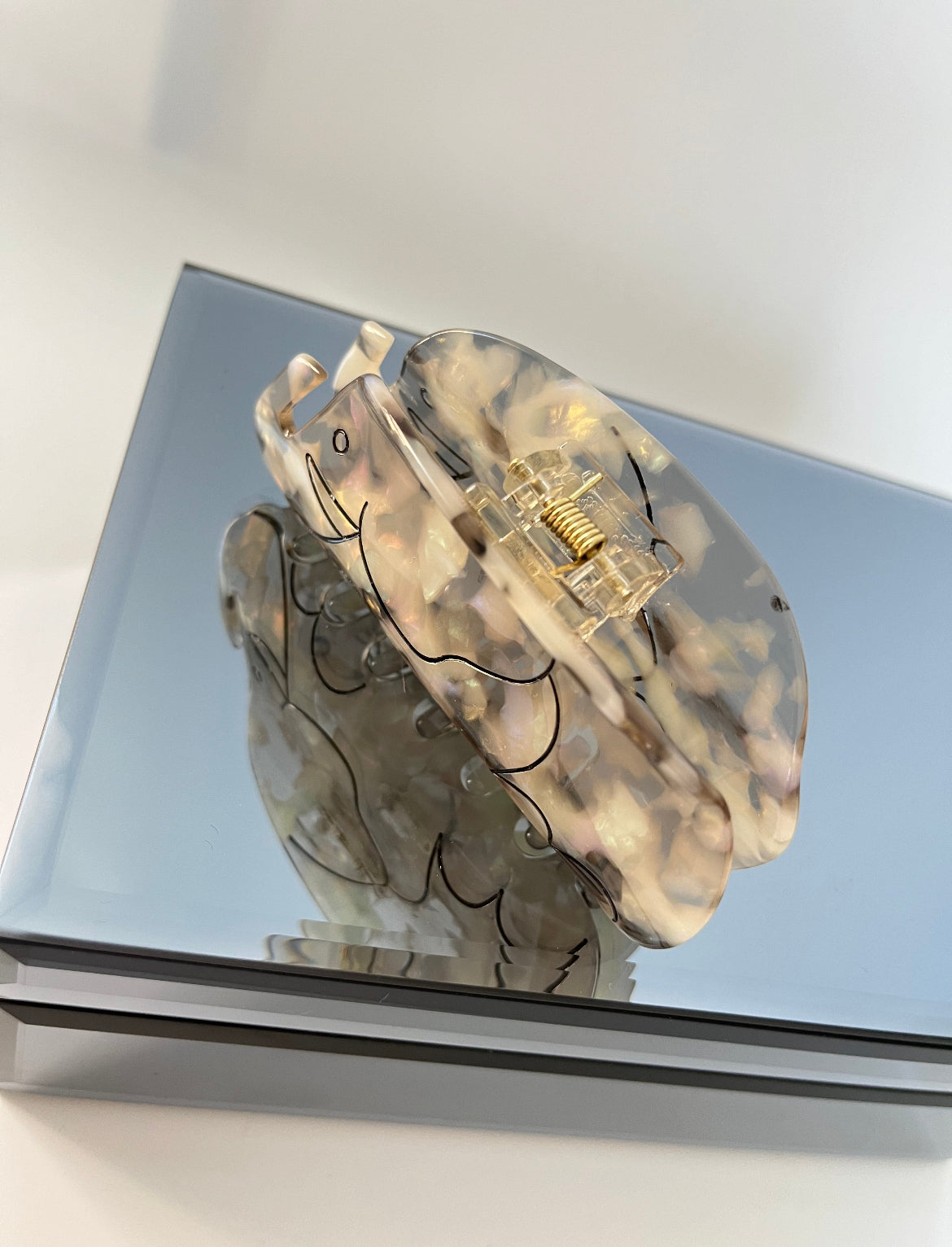 İTHAL FİL DESENLİ GRİ KEMİK MANDAL TOKA