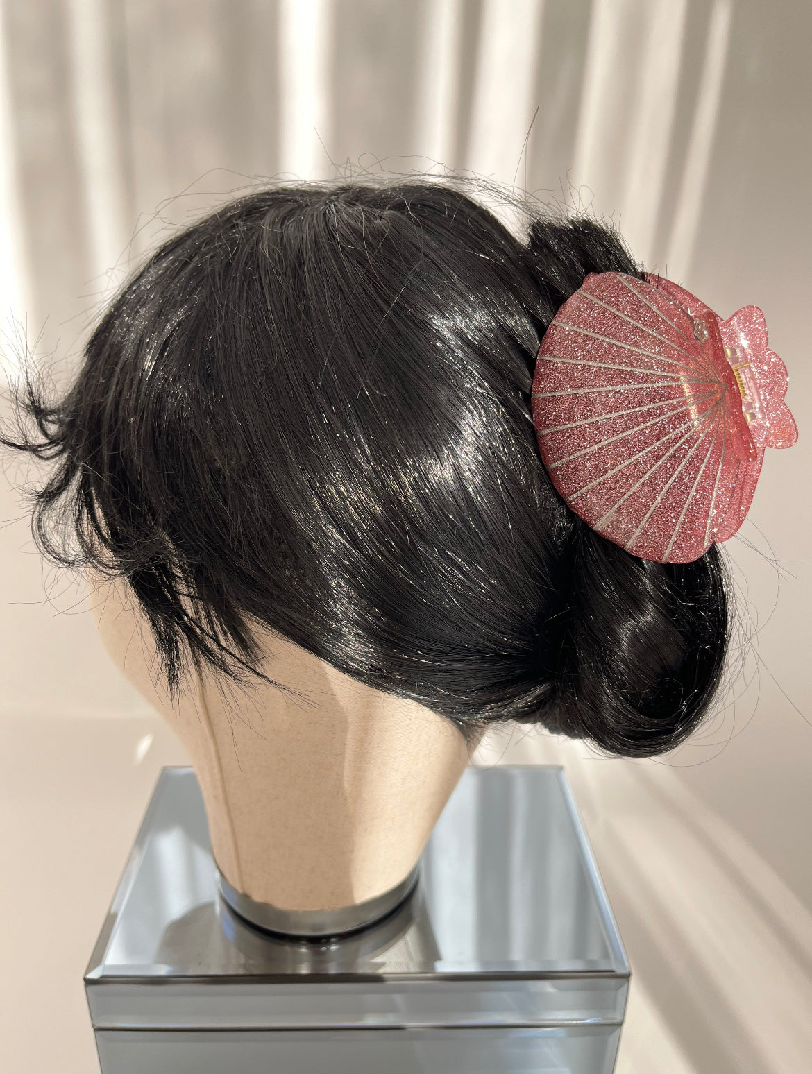 İTHAL SİMLİ DENİZ KABUĞU DESENLİ KEMİK MANDAL TOKA