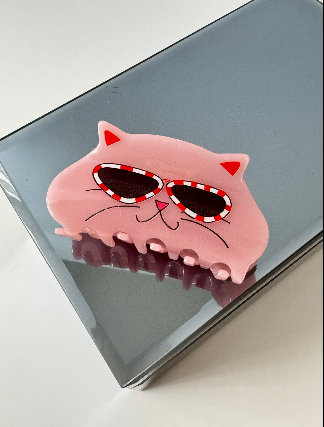 İTHAL PEMBE GÖZLÜKLÜ KEDİ DESENLİ KEMİK MANDAL TOKA