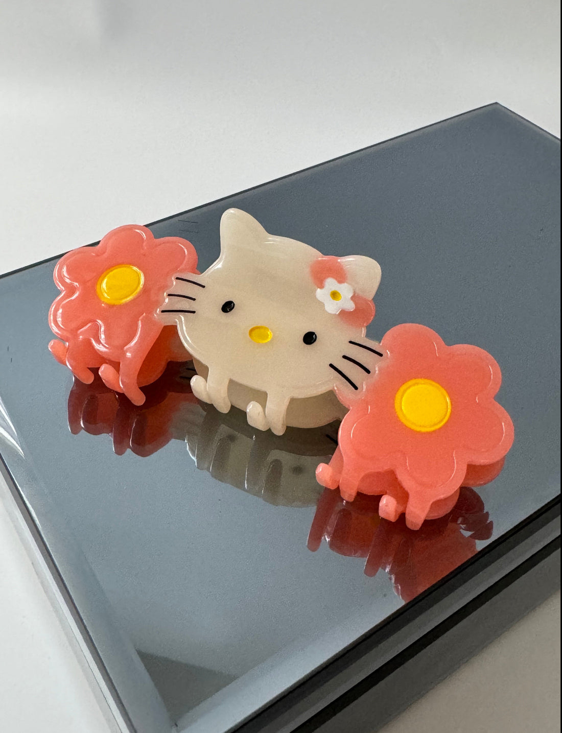 İTHAL HELLO KİTY DETAYLI KEMİK MANDAL TOKA