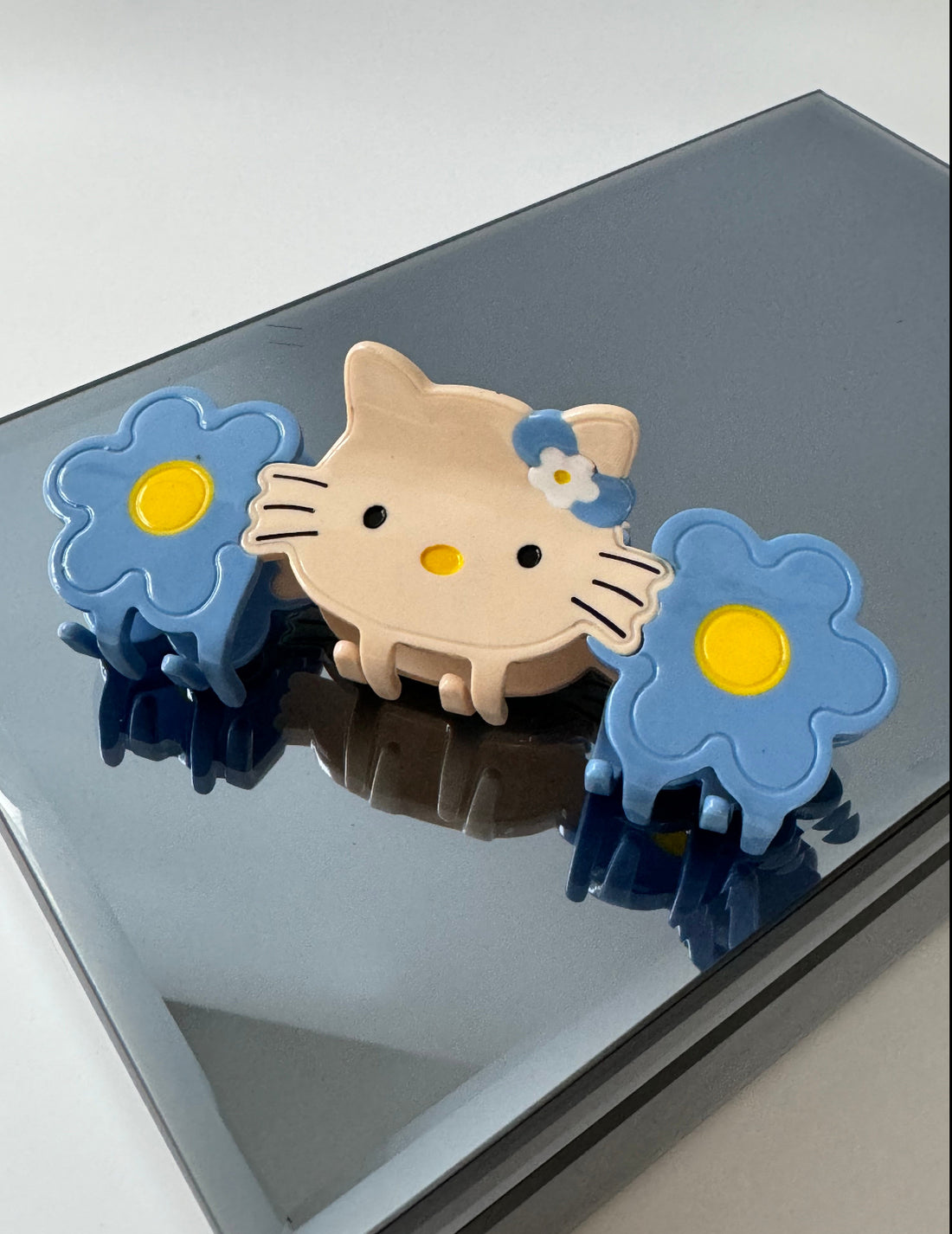 İTHAL HELLO KİTY DETAYLI KEMİK MANDAL TOKA