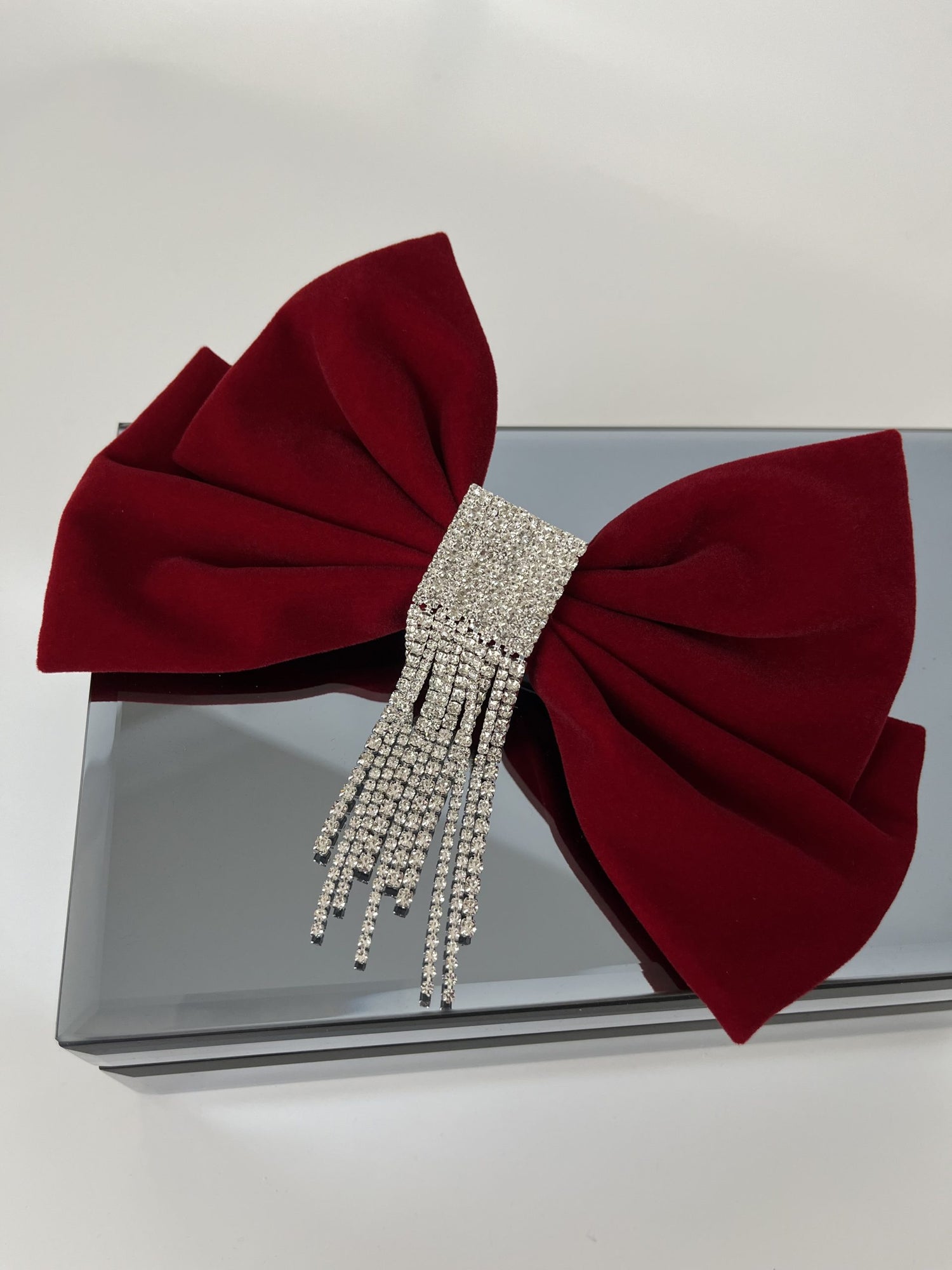 İTHAL KIRMIZI KADİFE TAŞLI FİYONK TOKA