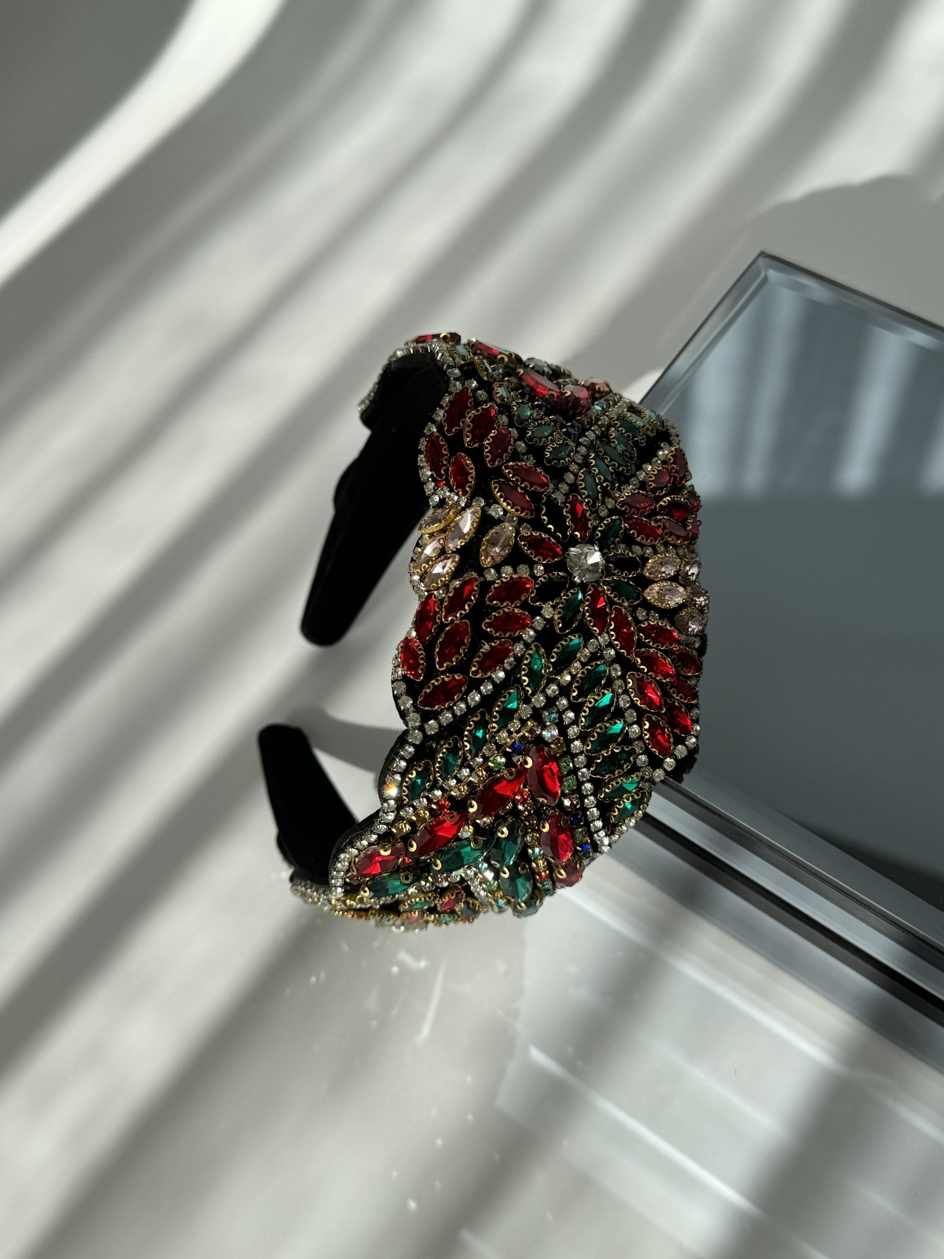 SİYARA İTHAL TASARIM SİLVER KINA TAÇ