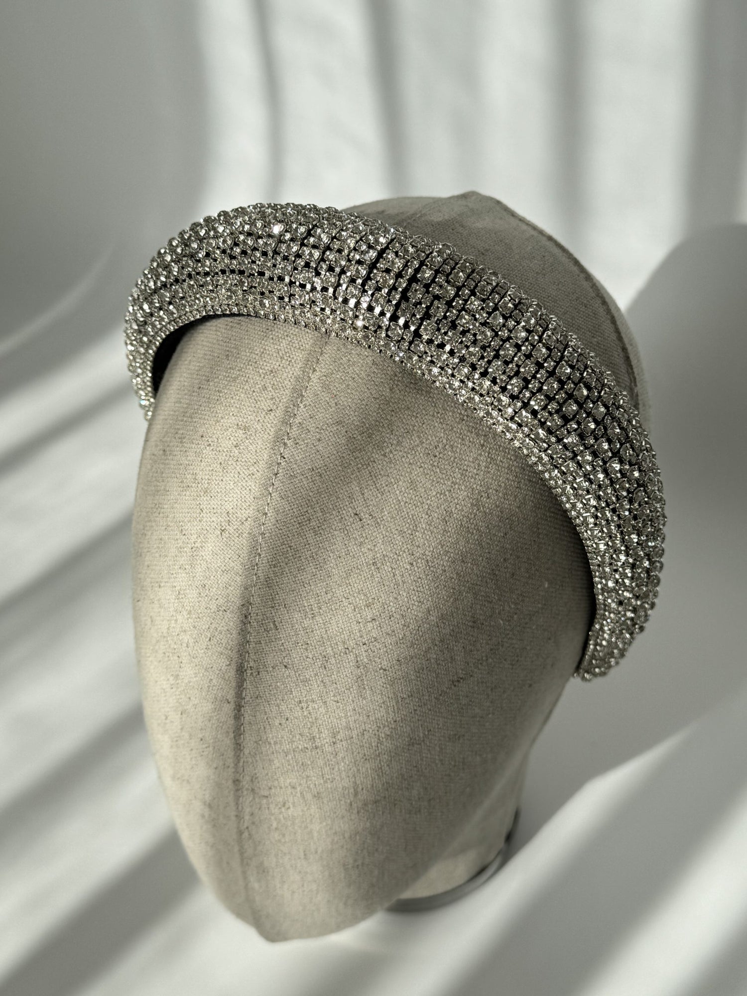 SİTARE İTHAL BOMBELİ SİLVER TAŞLI TAÇ