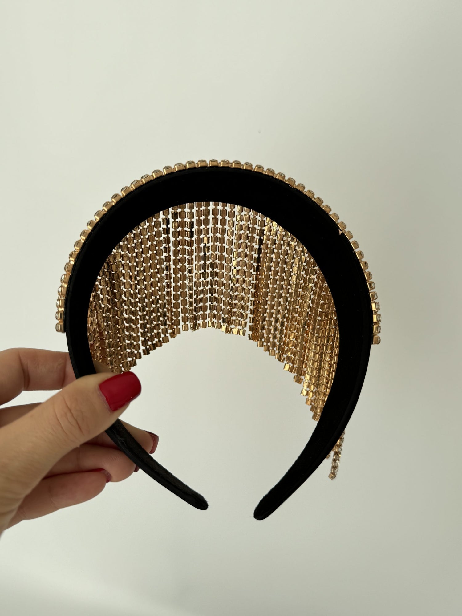 EARTHA İTHAL TASARIM TAŞLI GOLD KAHKÜLLÜ KINA TAÇ