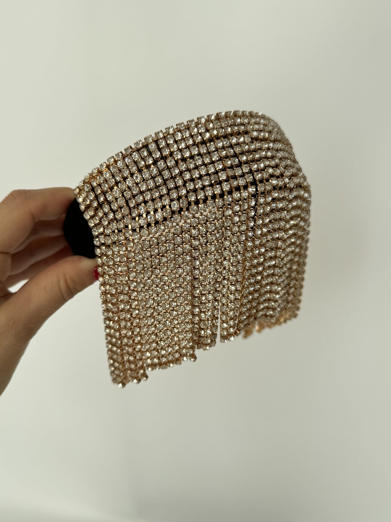 EARTHA İTHAL TASARIM TAŞLI GOLD KAHKÜLLÜ KINA TAÇ