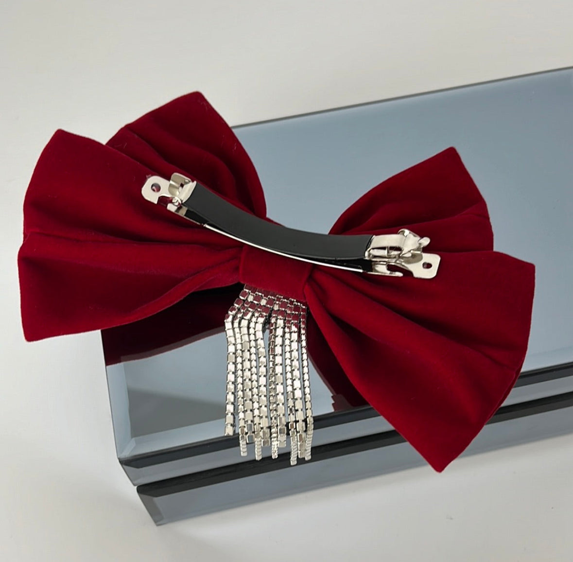 İTHAL KIRMIZI KADİFE TAŞLI FİYONK TOKA