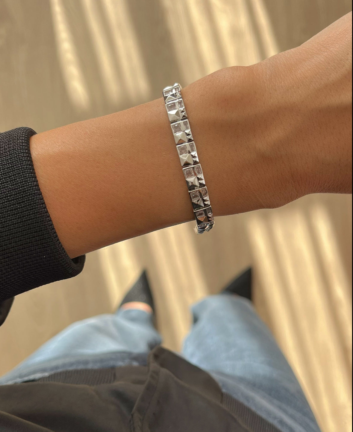 İTHAL TAŞLI KARE FORM SIRALI SİLVER BİLEKLİK