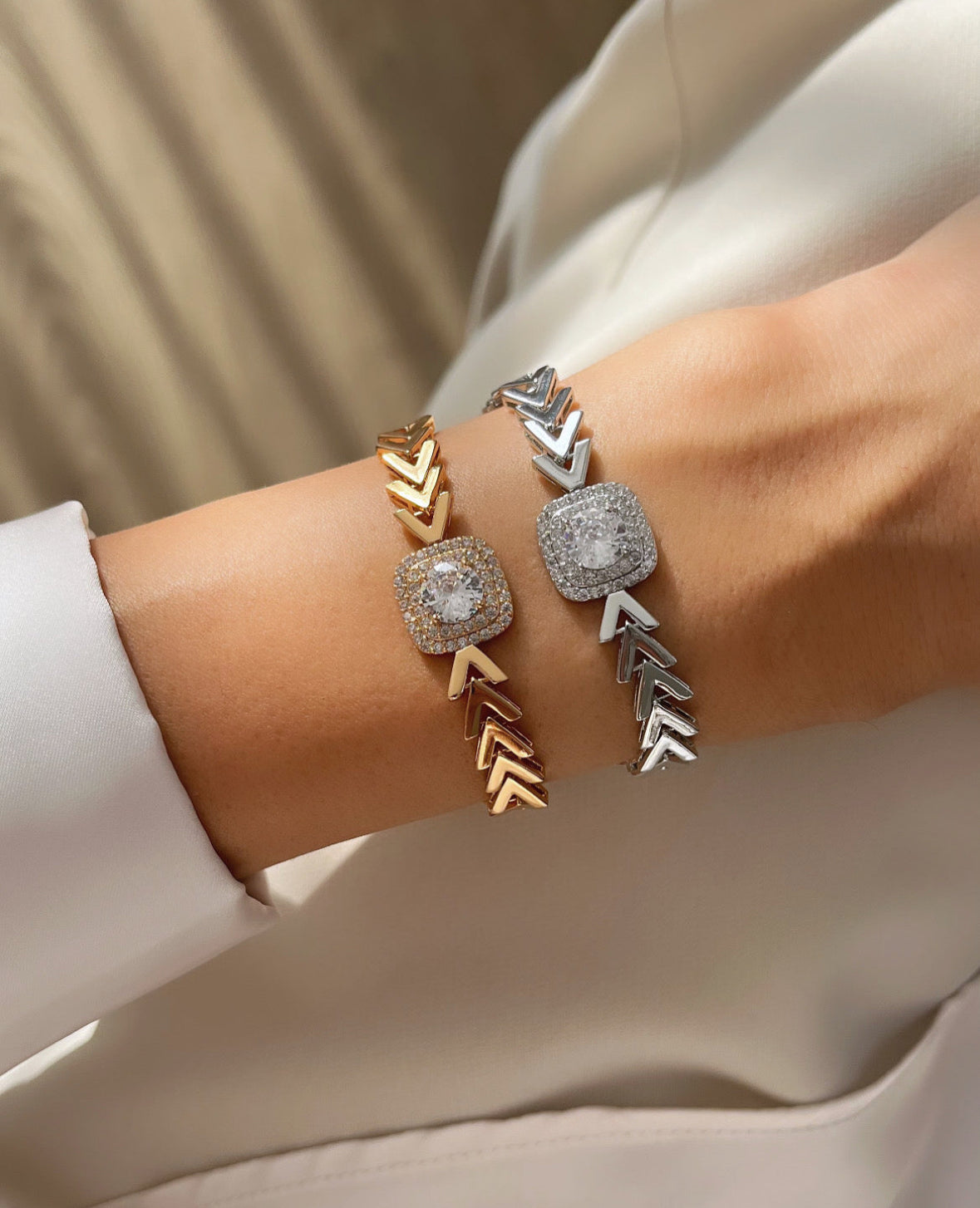 İTHAL BAGET TAŞLI KILÇIKLI ROSE GOLD BİLEKLİK