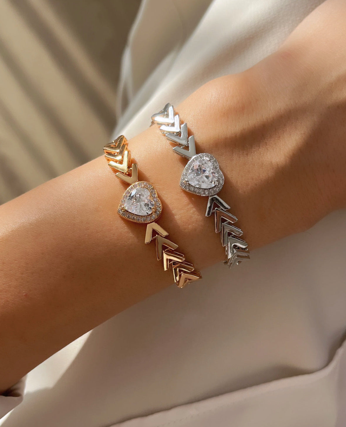 İTHAL KALP BAGET TAŞLI KILÇIKLI SİLVER BİLEKLİK