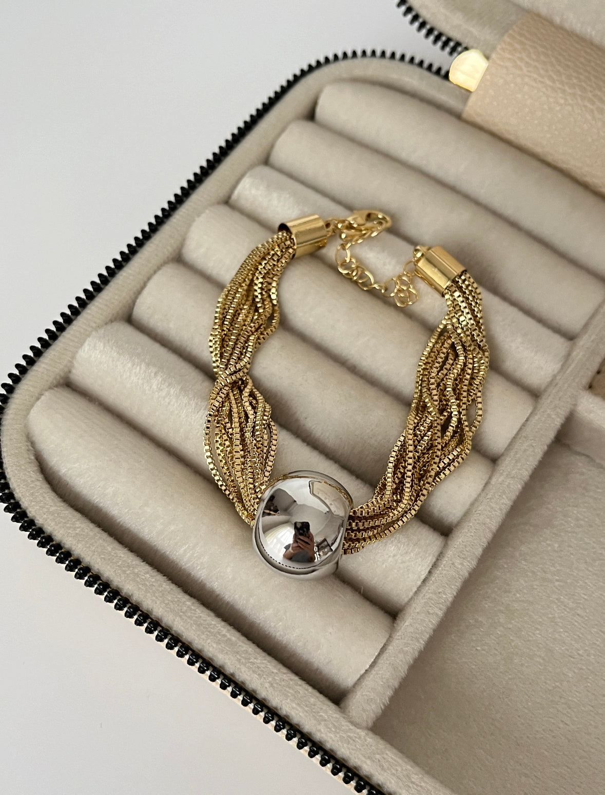 İTHAL GOLD ÇOKLU ZİNCİRLİ SİLVER TOP DETAYLI BİLEKLİK