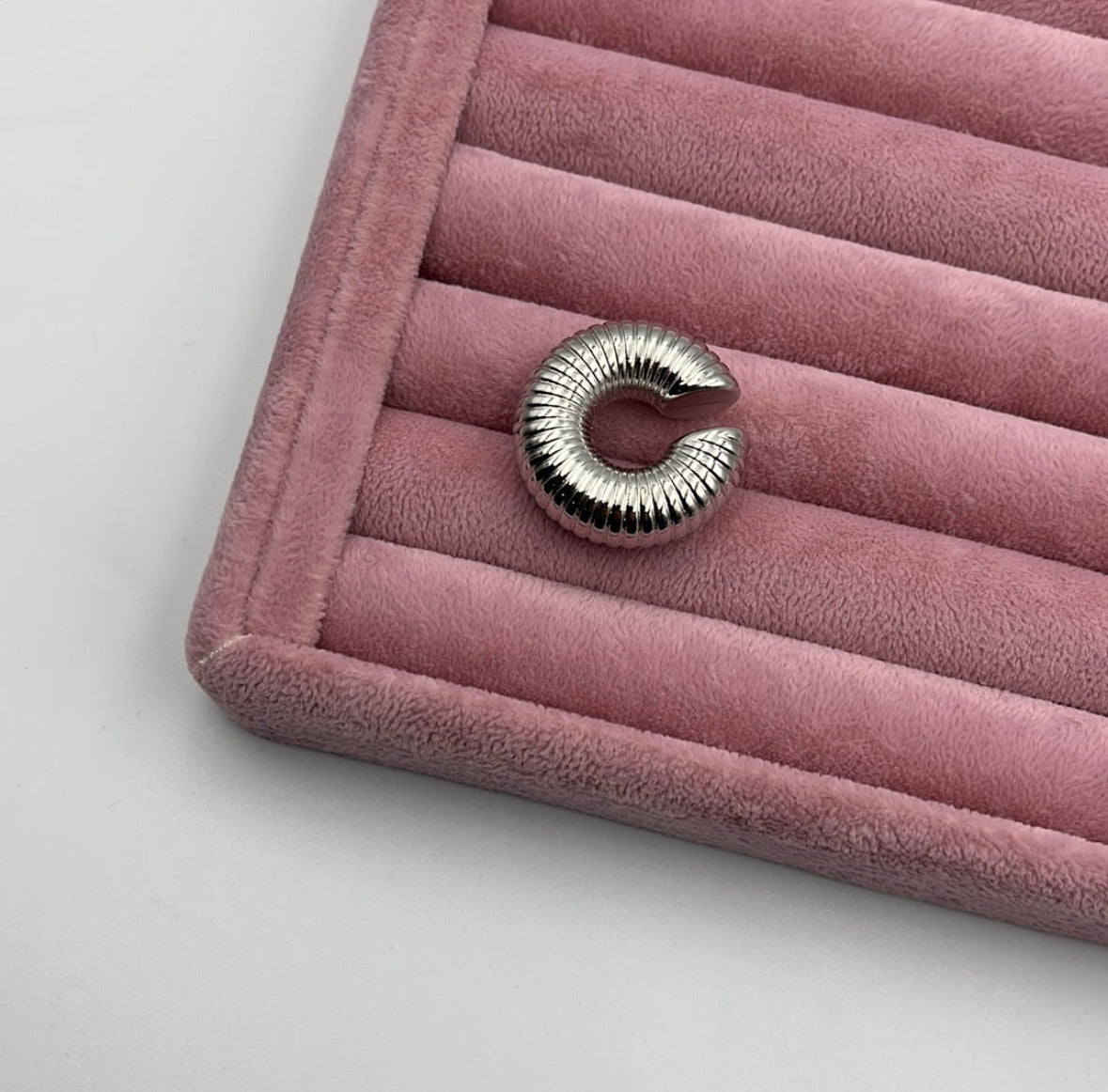 İTHAL XL DETAYLI BALON HALKA SİLVER KIKIRDAK KÜPE EARCUFF