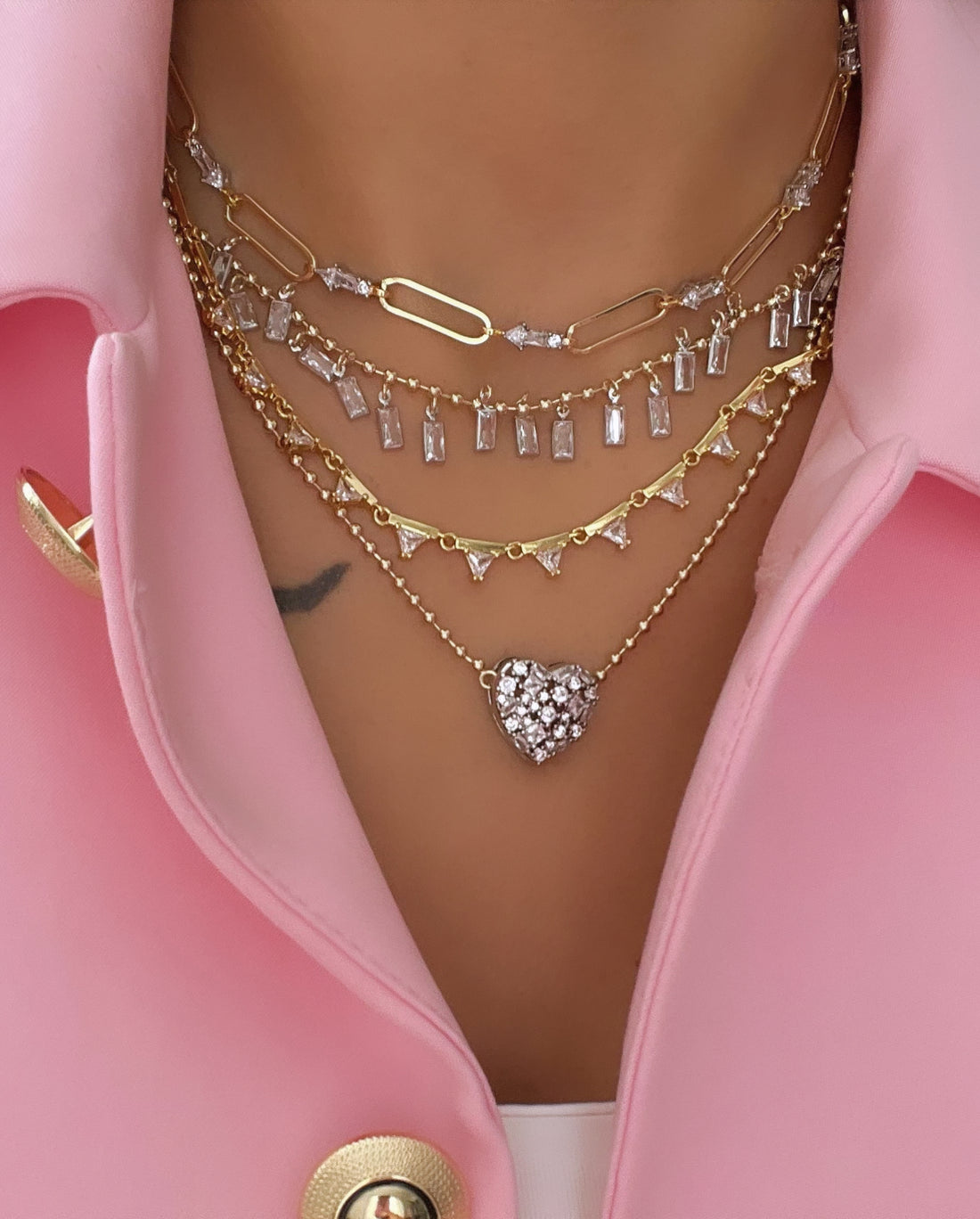 ELUR KRİSTAL TAŞLI PÜSKÜLLÜ GOLD KOLYE