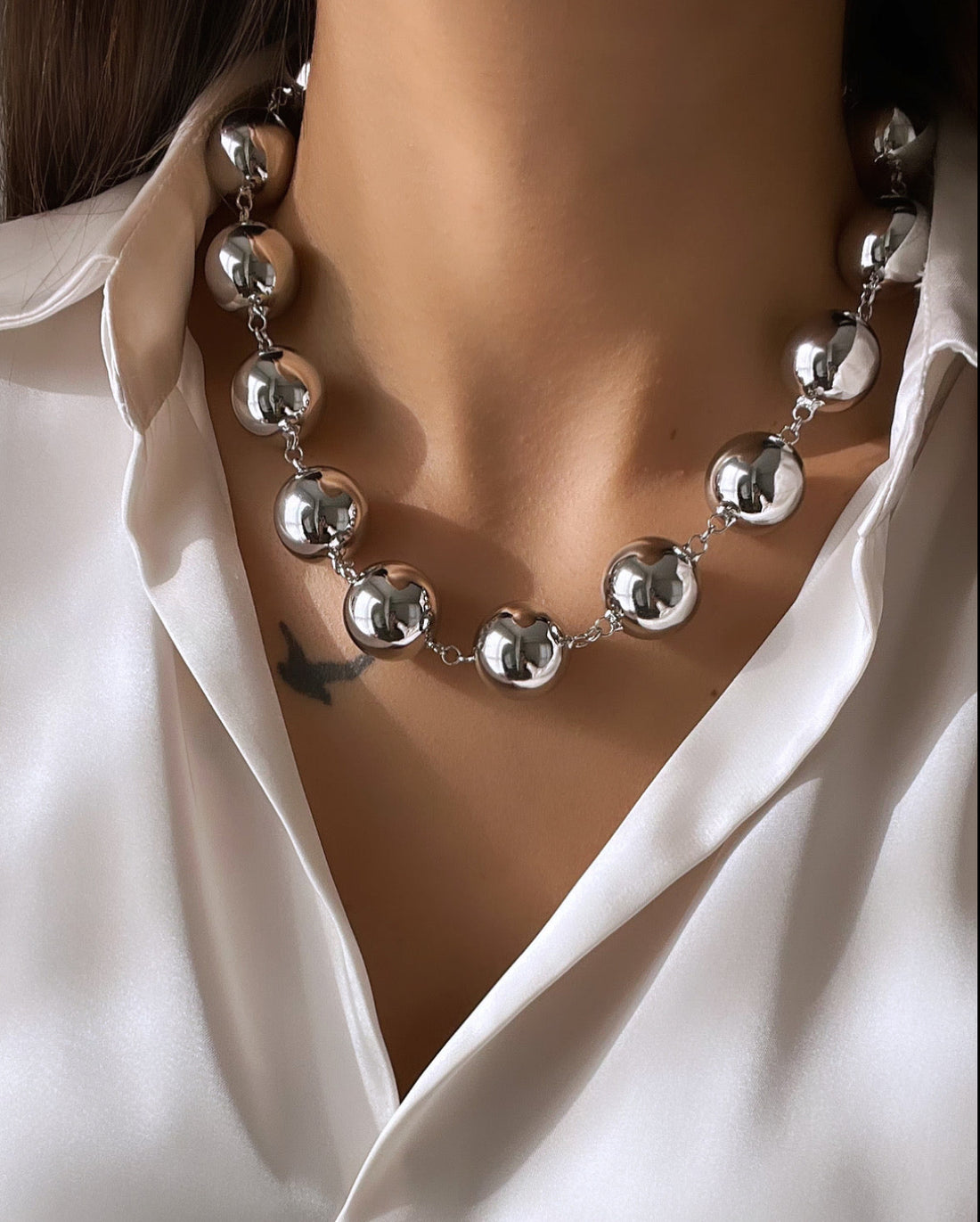 İTHAL KAPLAMA TOP DETAYLI SİLVER KOLYE