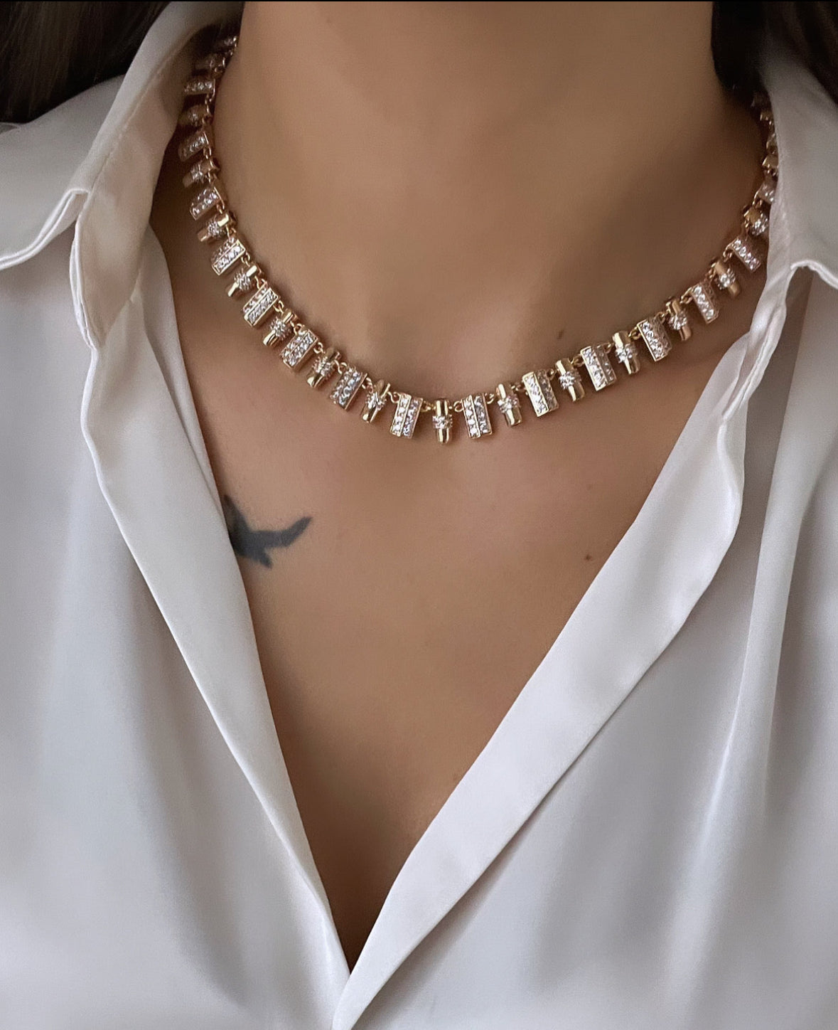 İTHAL BAGET KESİM TAŞLI GOLD KOLYE