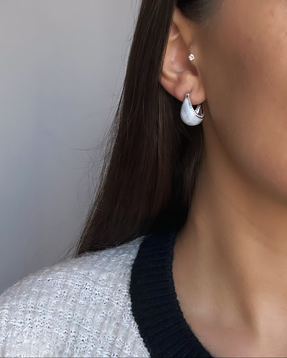 İTHAL GRİ MİNELİ SİLVER HALKA KÜPE