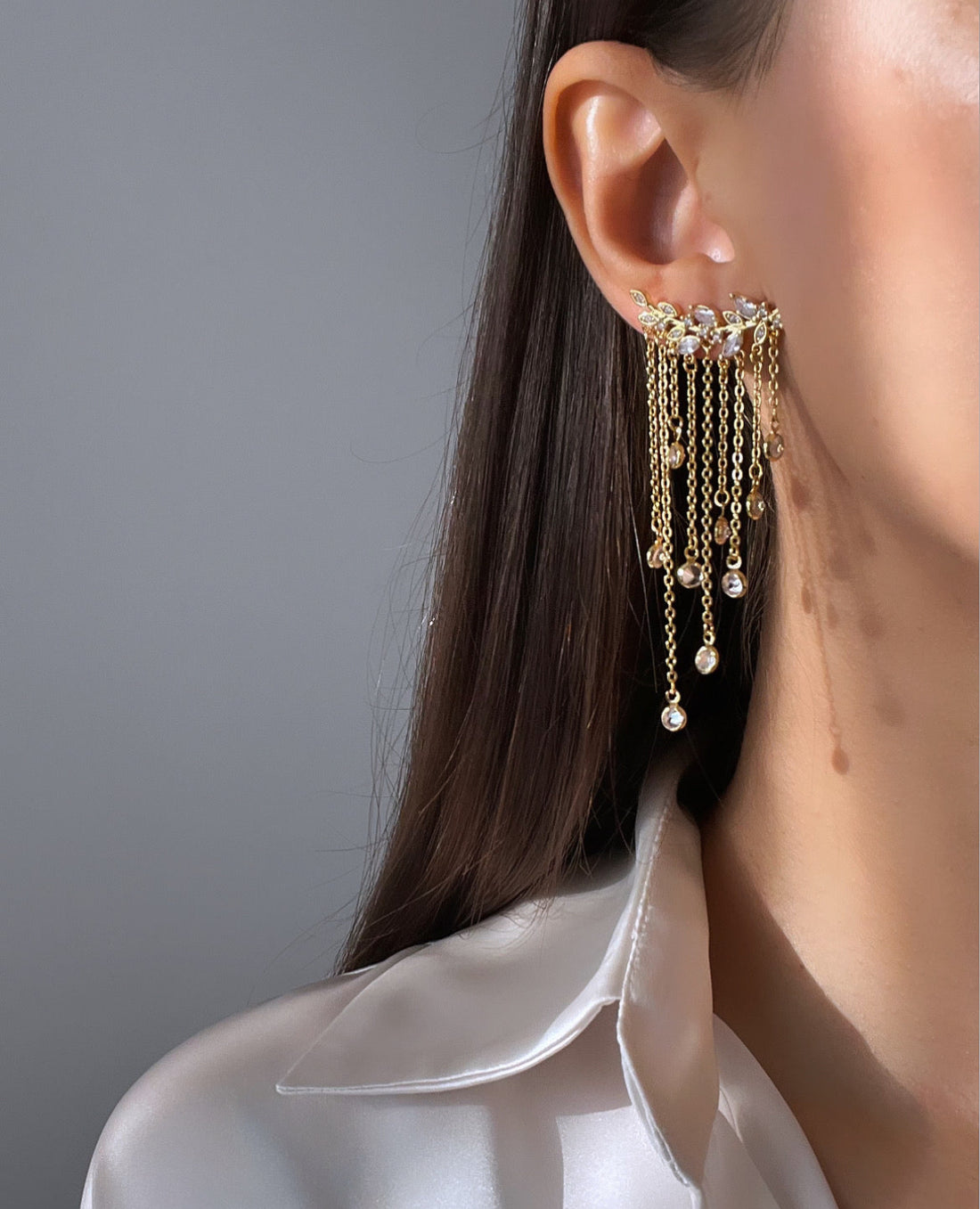 TAŞLI PÜSKÜLLÜ GOLD KÜPE