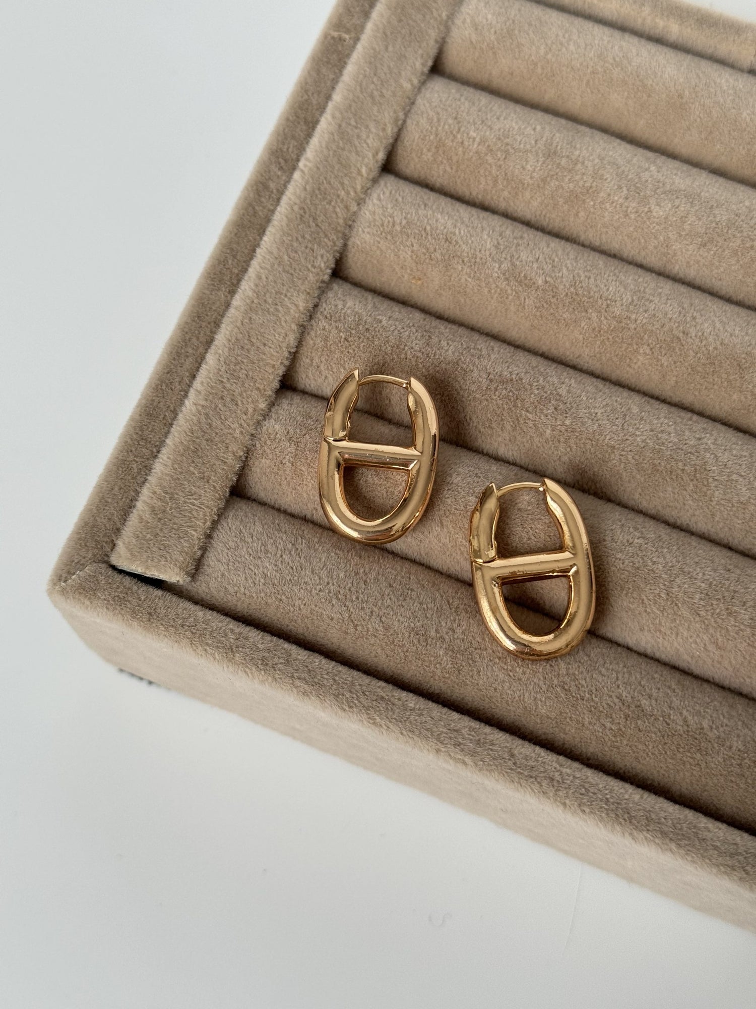 İTHAL GOLD HALKA KÜPE