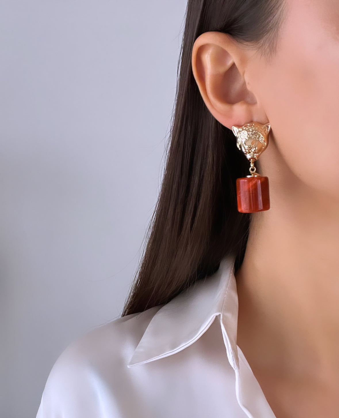 İTHAL KAPLAN DETAYLI KİREMİT TAŞLI KÜPE