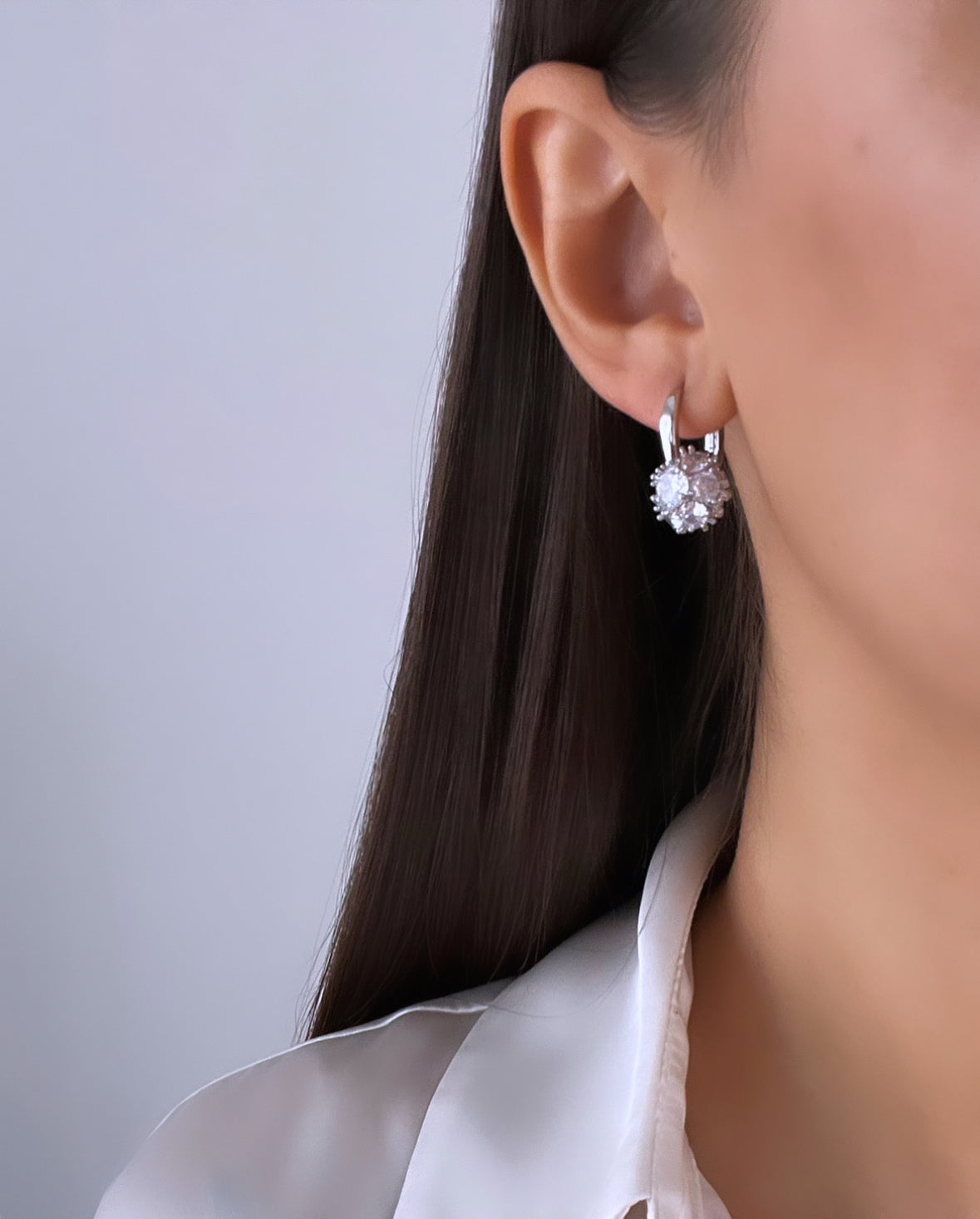 TAŞLI TOPUZ DETAYLI SİLVER KÜPE