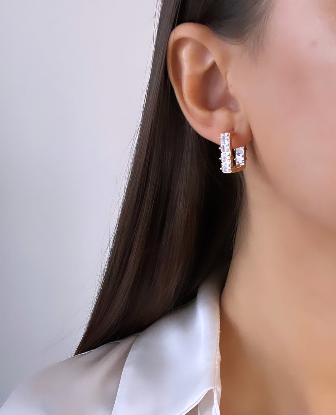 ZİRKON TAŞLI KARE GOLD HALKA KÜPE